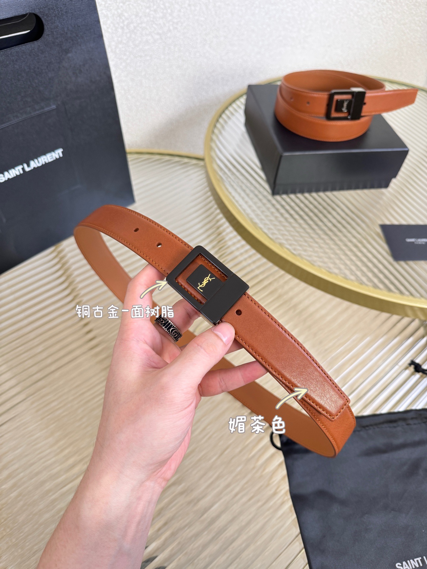 Saint Laurent 생로랑 LA 66 가죽 버클 여성 벨트 8