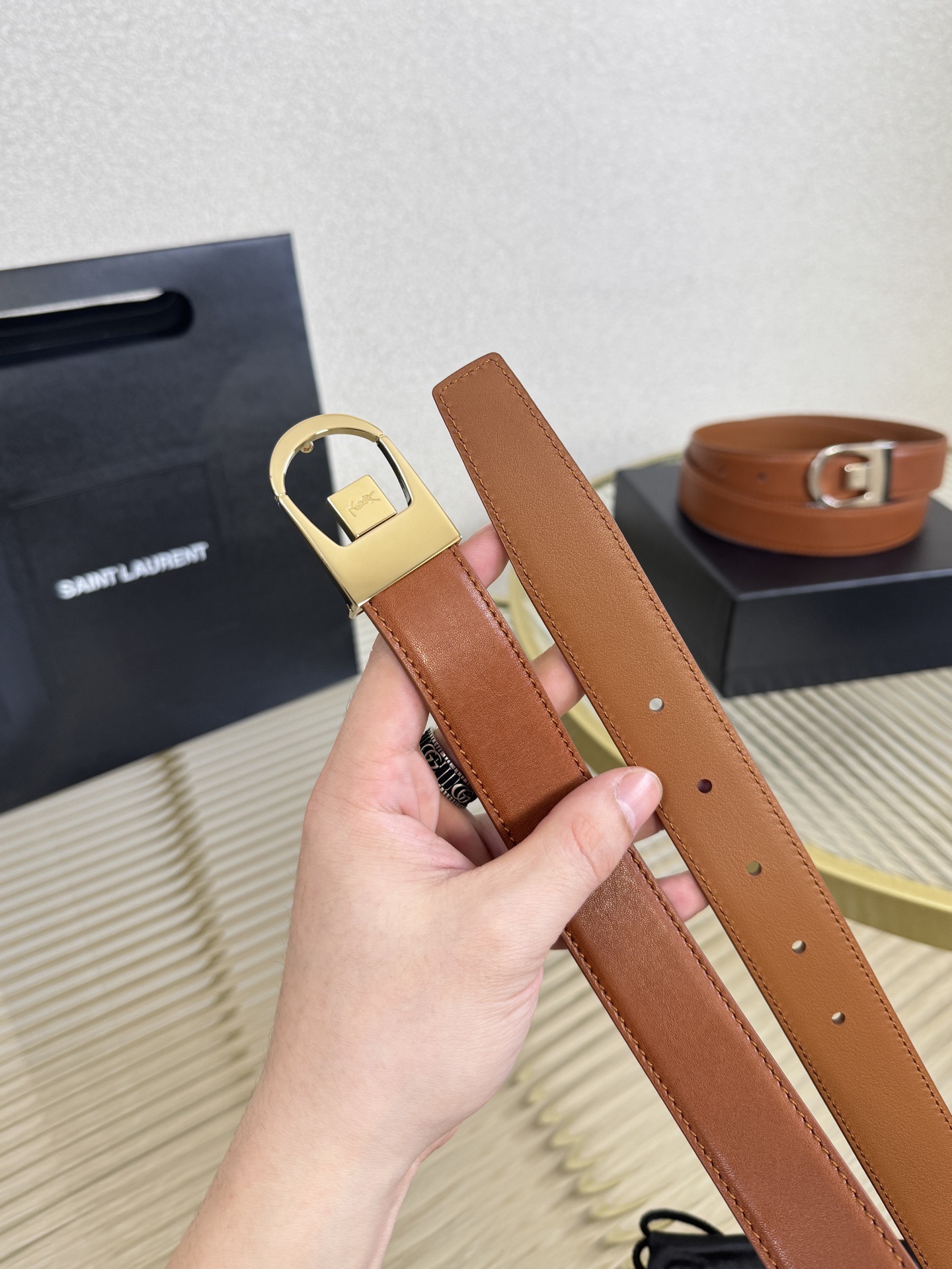 Saint Laurent 생로랑 LA 66 가죽 버클 여성 벨트 4