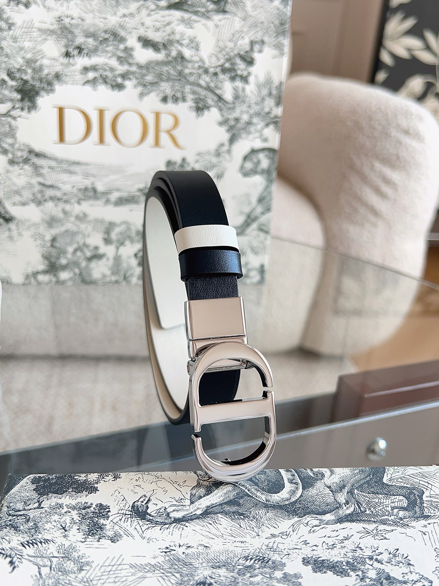 Dior 디올 30 Montaigne 양면 소가죽 벨트 2