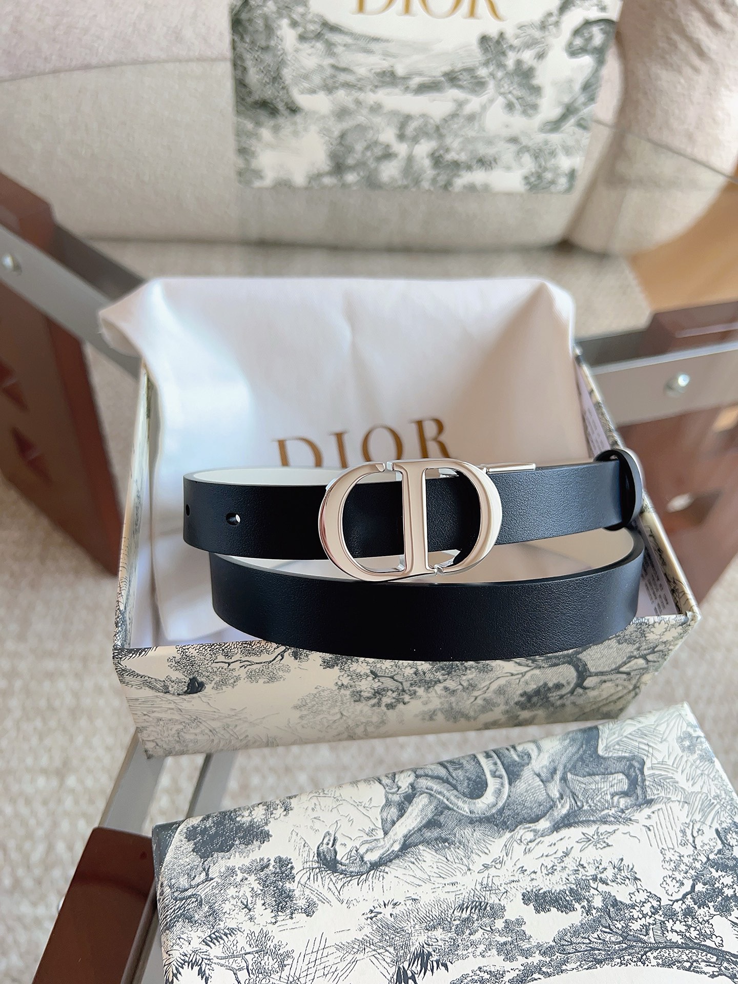 Dior 디올 30 Montaigne 양면 소가죽 벨트 6