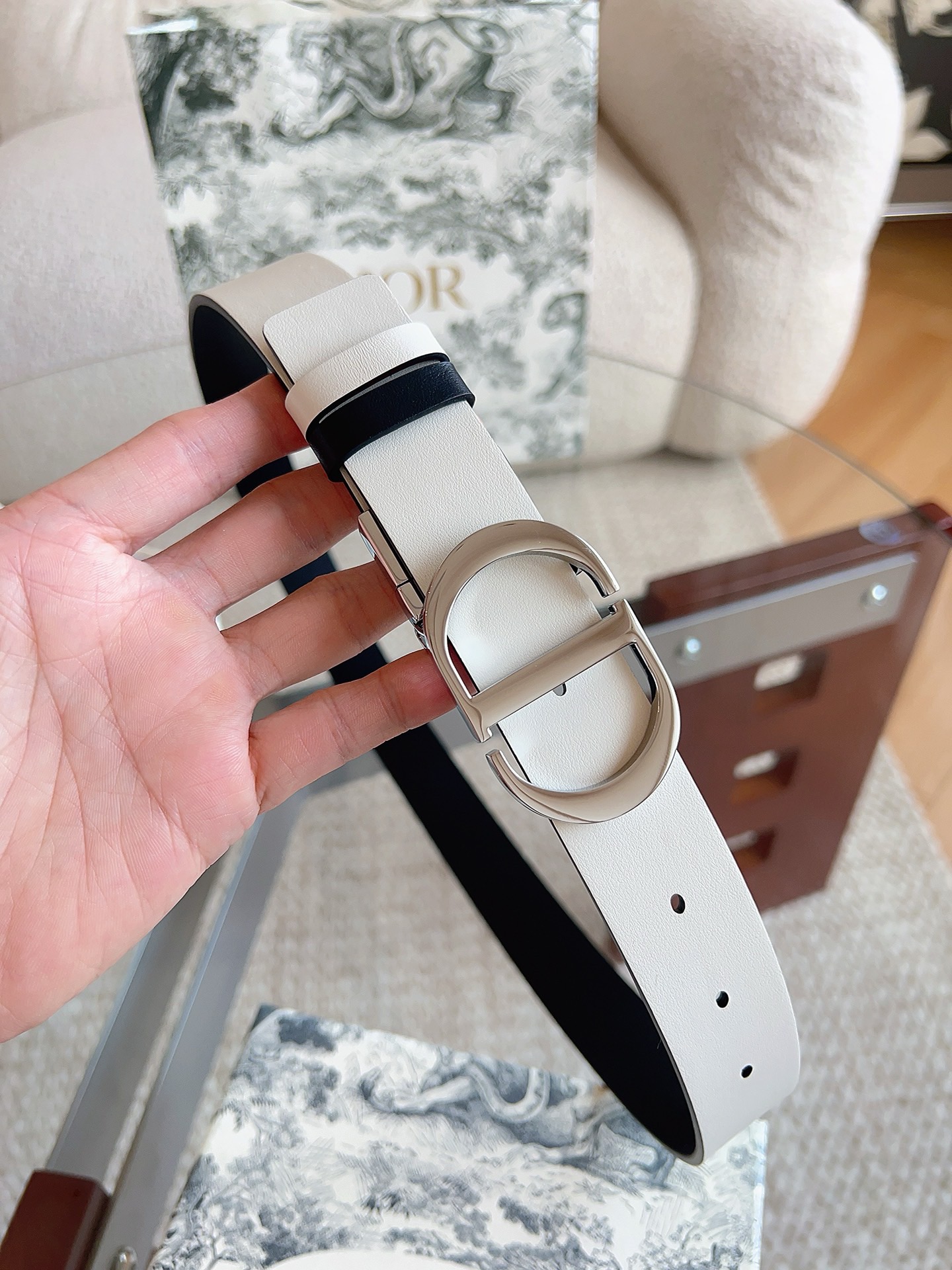 Dior 디올 30 Montaigne 양면 소가죽 벨트 4