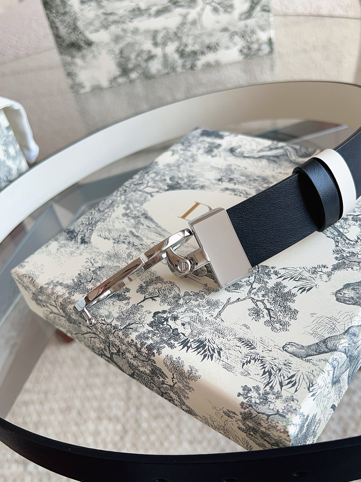 Dior 디올 30 Montaigne 양면 소가죽 벨트 9