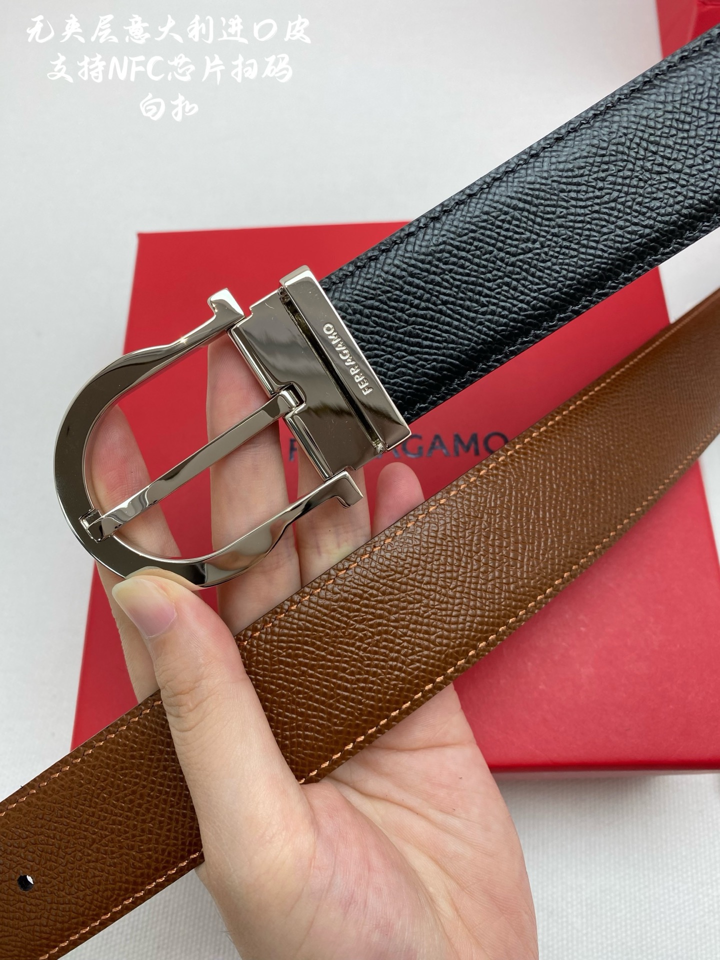 FERRAGAMO 페라가모 FW2023 Gancini 장식 중형 토트백 7