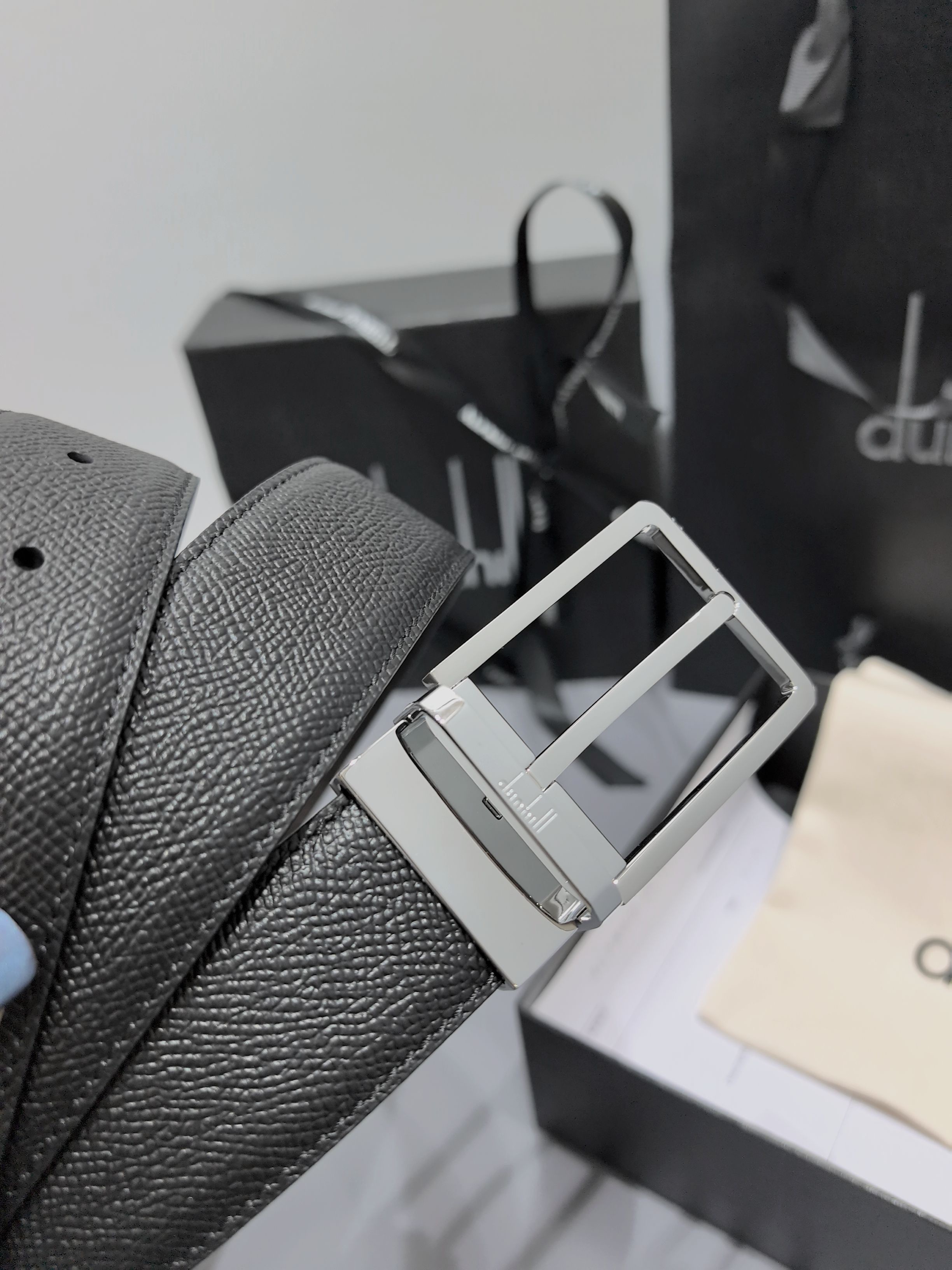 FERRAGAMO 페라가모 FW2023 Gancini 장식 중형 토트백 10