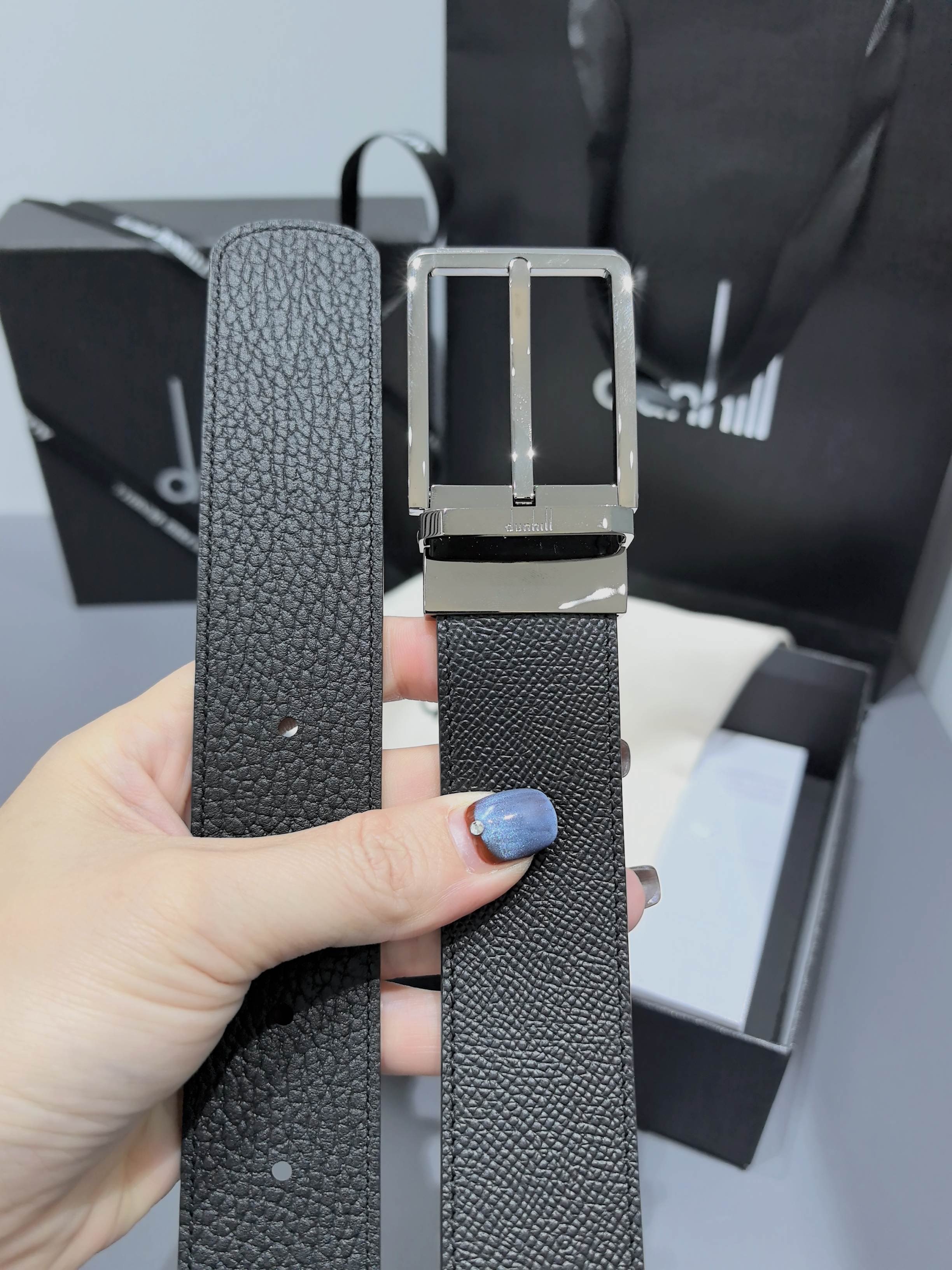 FERRAGAMO 페라가모 FW2023 Gancini 장식 중형 토트백 12