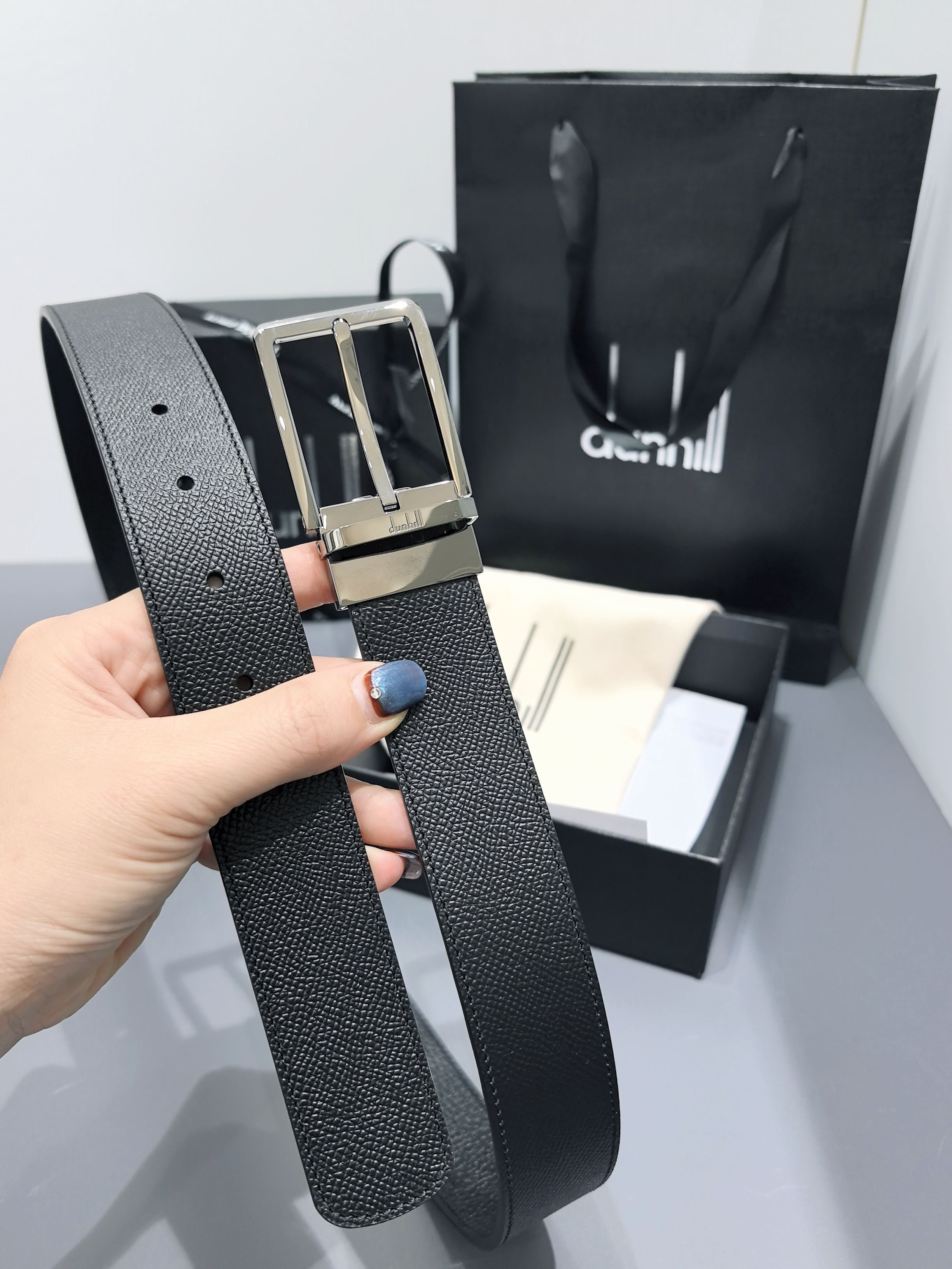 FERRAGAMO 페라가모 FW2023 Gancini 장식 중형 토트백 19