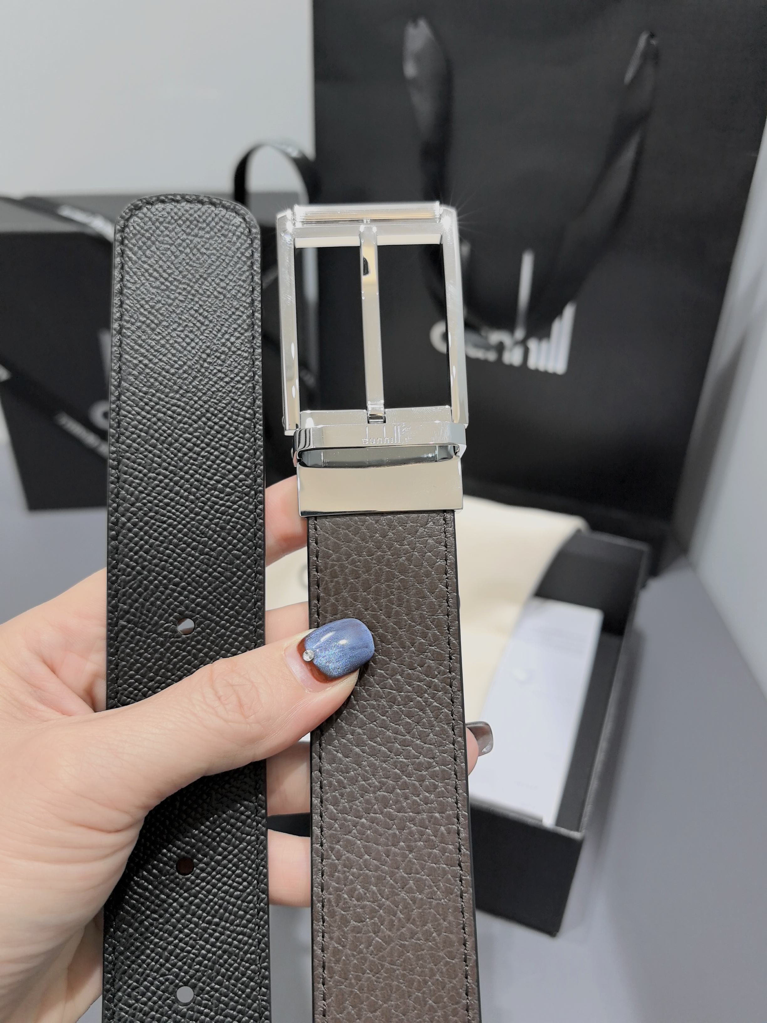 FERRAGAMO 페라가모 FW2023 Gancini 장식 중형 토트백 20