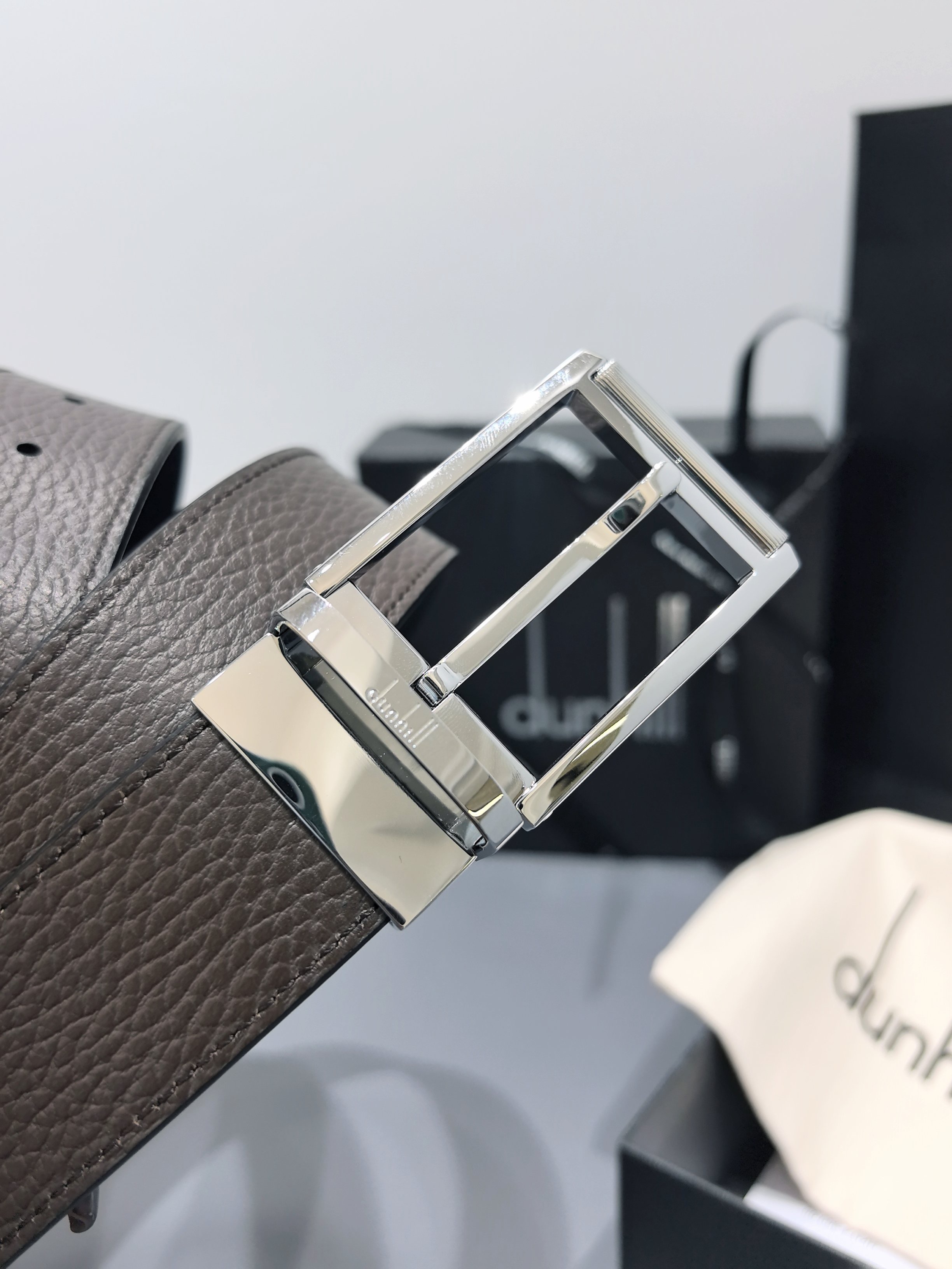 FERRAGAMO 페라가모 FW2023 Gancini 장식 중형 토트백 24