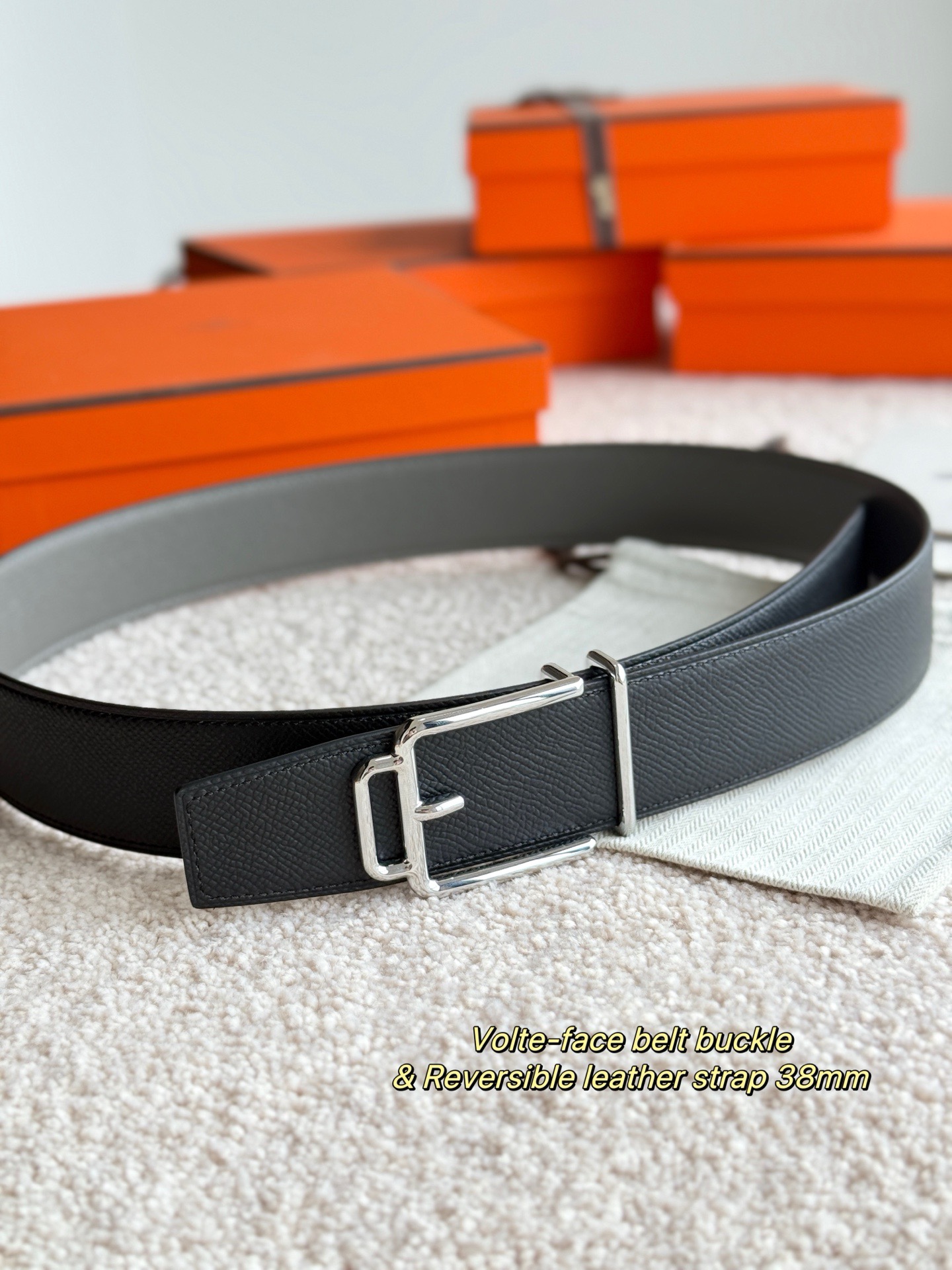 Louis Vuitton 루이비통 스네이크 패턴 자켓 1