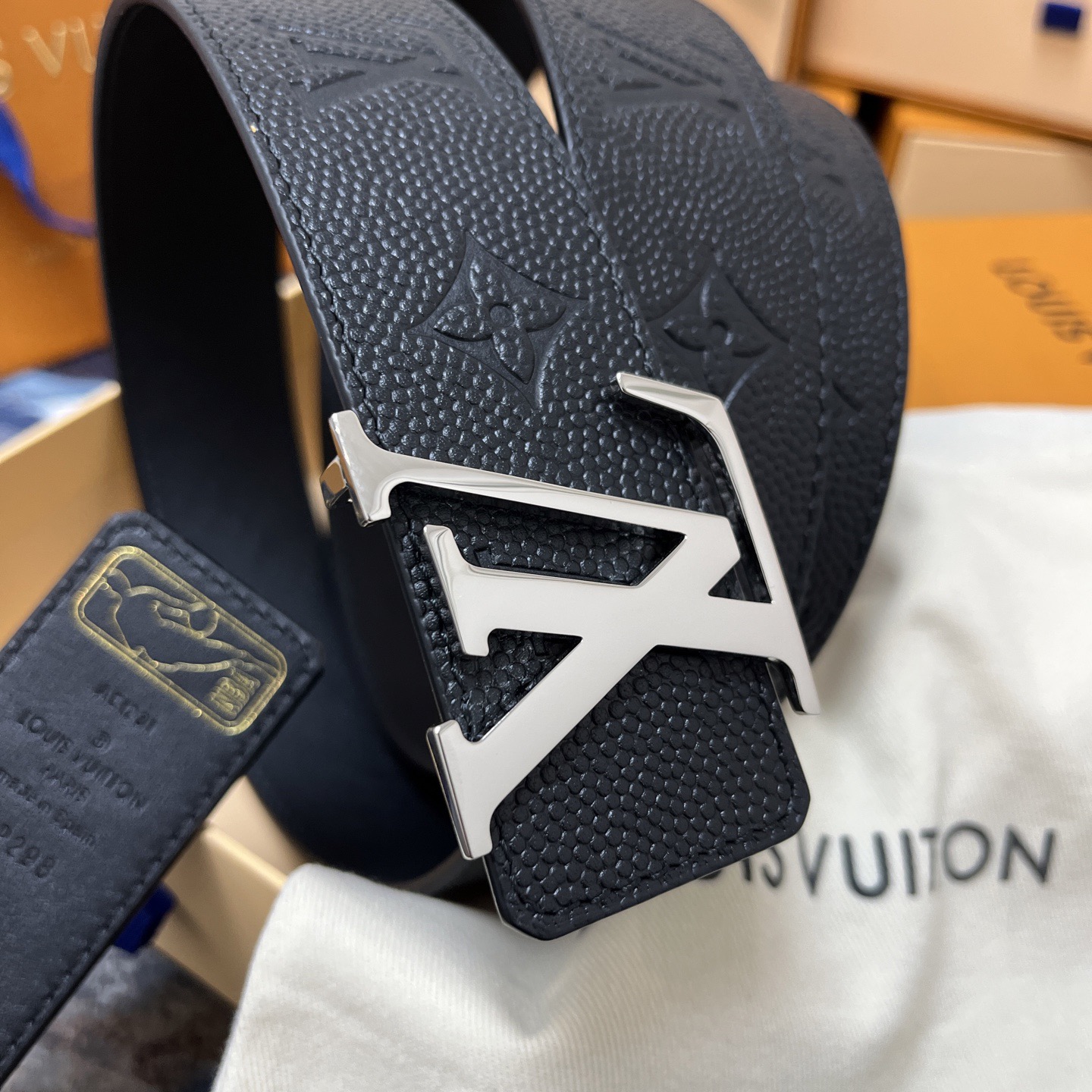 Louis Vuitton 루이비통 루이 비통 NBA 콜라보 블랙 소가죽 벨트 2