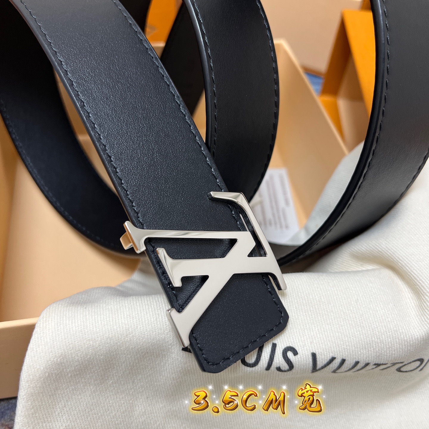 PRADA 프라다 FW2023 사피아노 가죽 크로스백 9