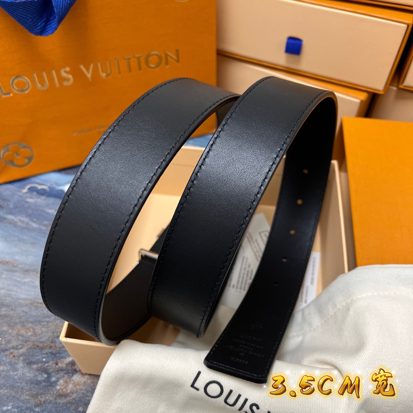 PRADA 프라다 FW2023 사피아노 가죽 크로스백 10