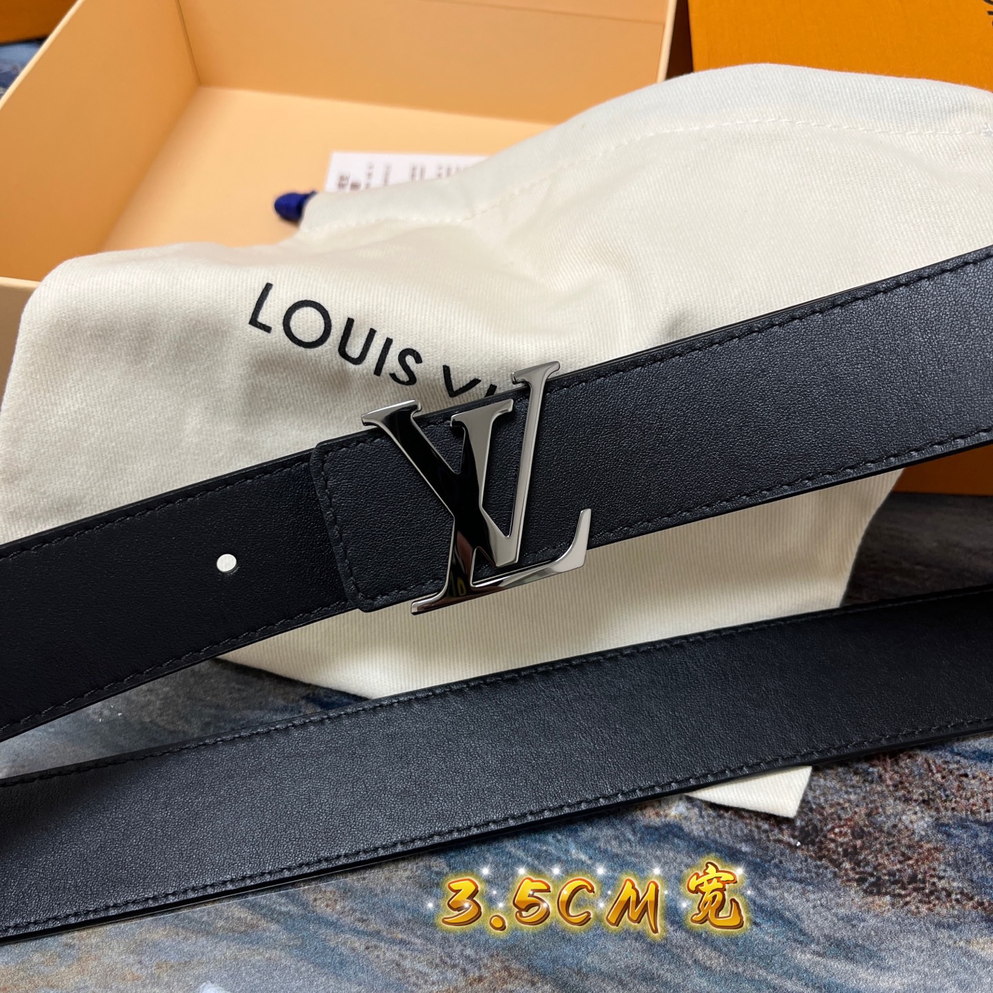 PRADA 프라다 FW2023 사피아노 가죽 크로스백 1