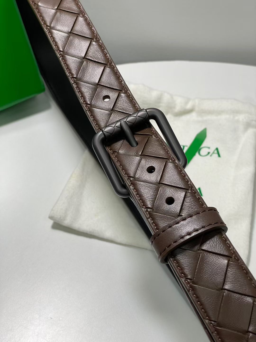 PRADA 프라다 FW2023 사피아노 가죽 크로스백 9