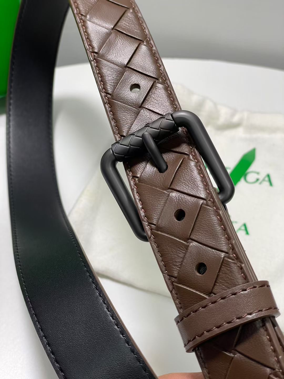 PRADA 프라다 FW2023 사피아노 가죽 크로스백 10