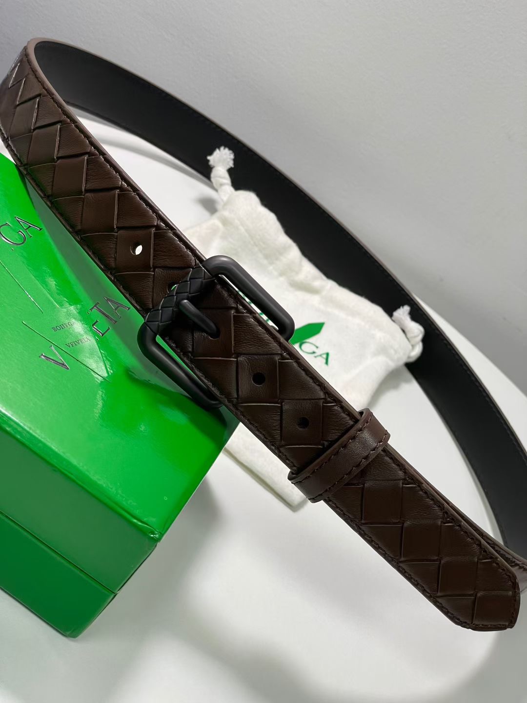 PRADA 프라다 FW2023 사피아노 가죽 크로스백 11