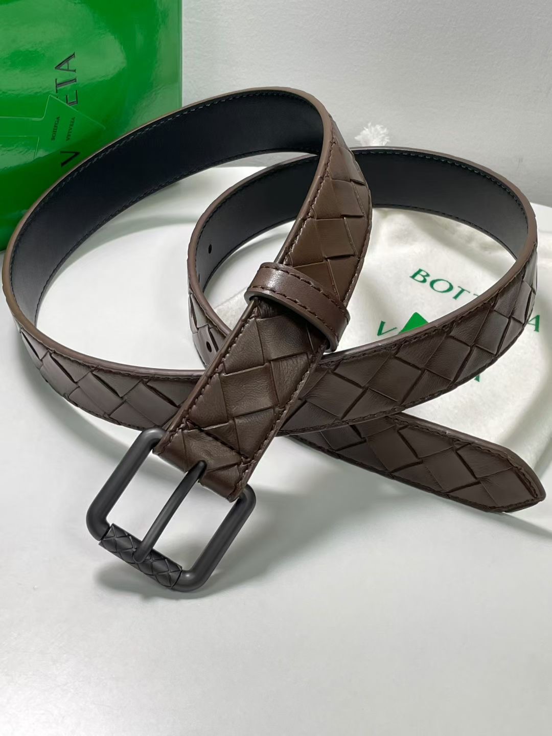 PRADA 프라다 FW2023 사피아노 가죽 크로스백 12