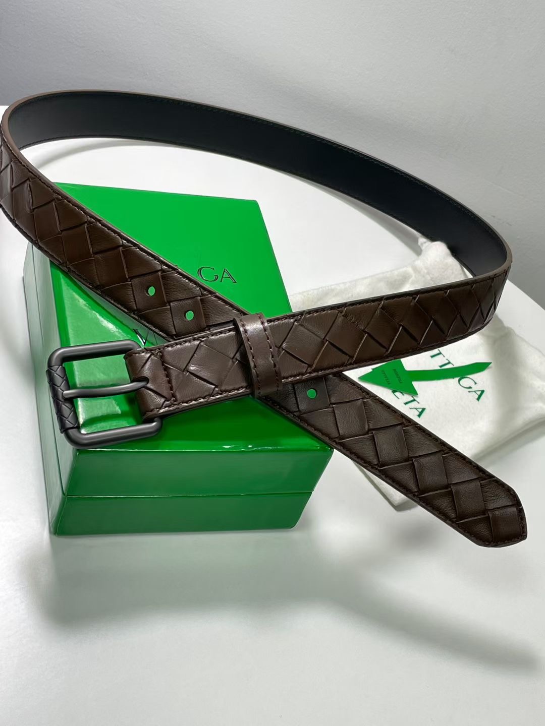 PRADA 프라다 FW2023 사피아노 가죽 크로스백 2