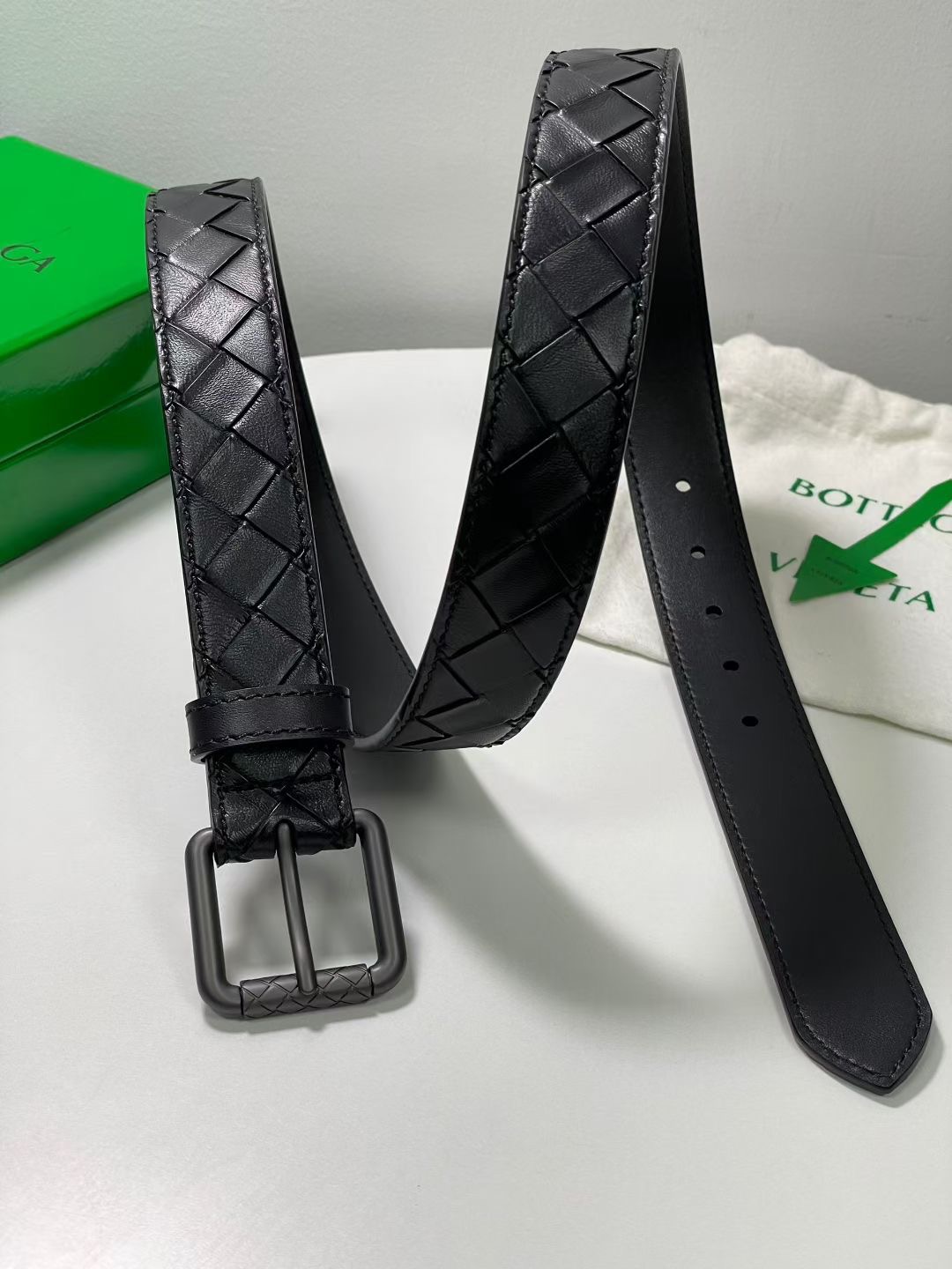 PRADA 프라다 FW2023 사피아노 가죽 크로스백 7