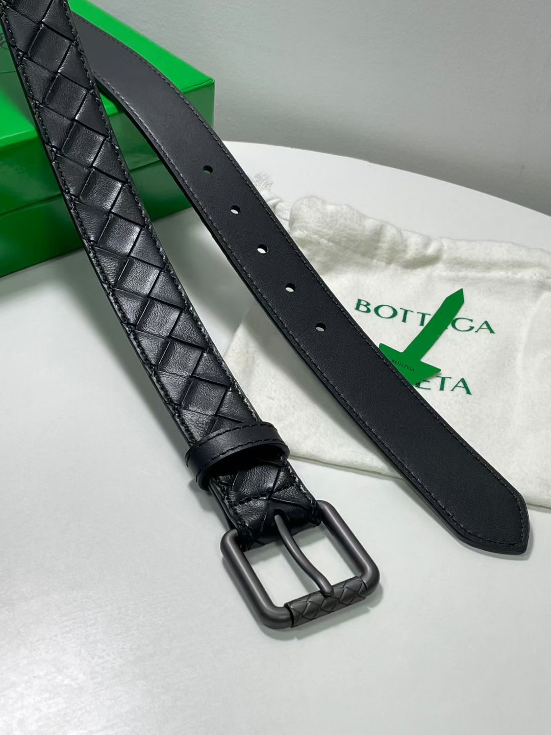 PRADA 프라다 FW2023 사피아노 가죽 크로스백 8