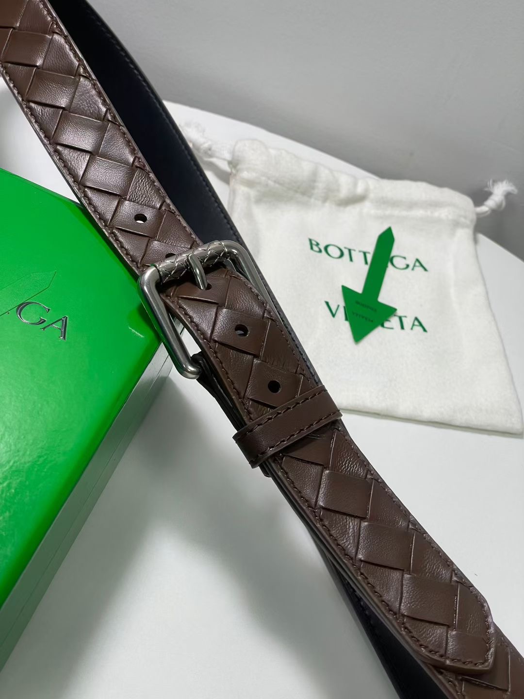 PRADA 프라다 FW2023 사피아노 가죽 크로스백 9