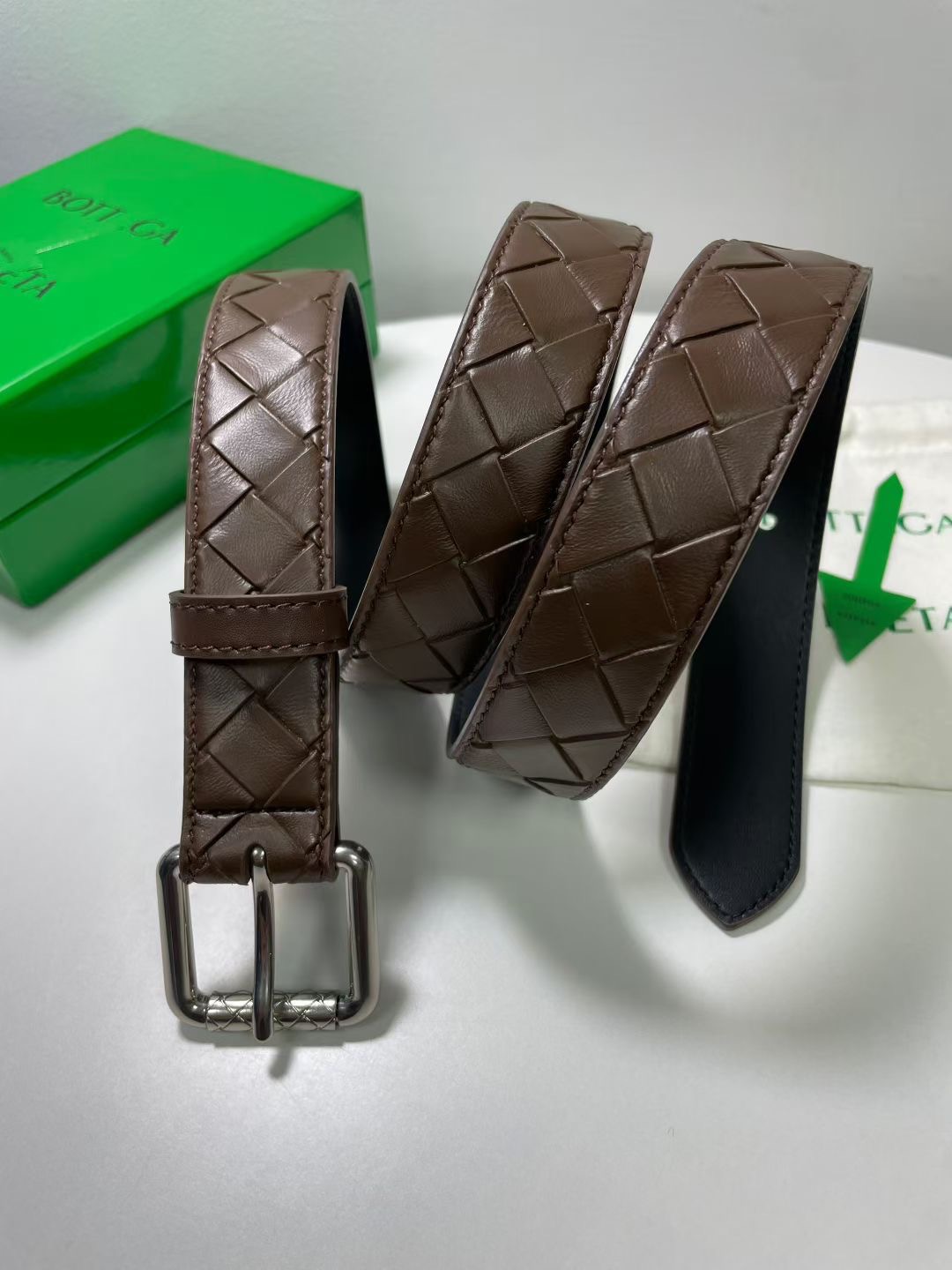 PRADA 프라다 FW2023 사피아노 가죽 크로스백 13