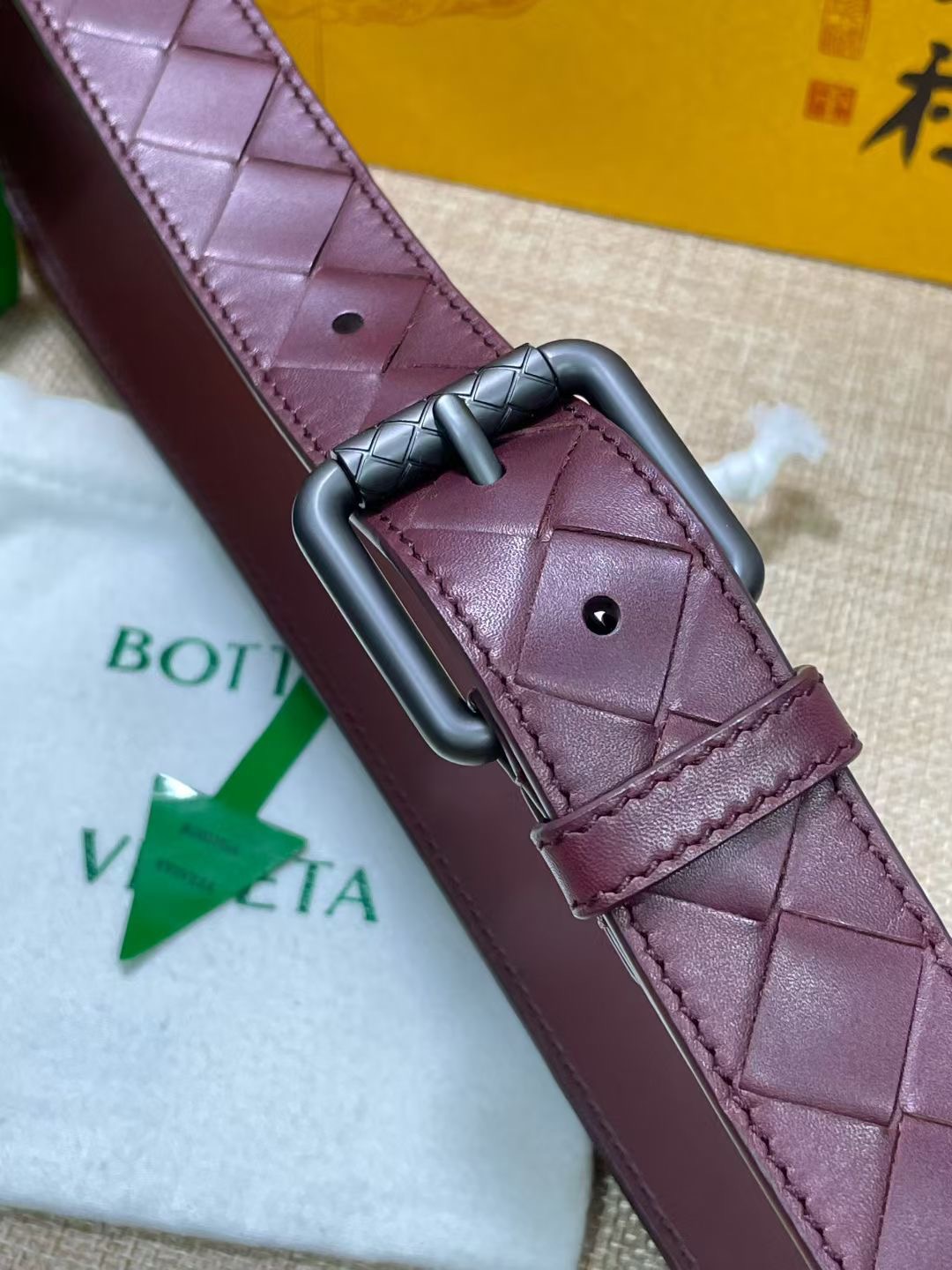 Bottega Veneta 보테가베네타 보테가 베네타 인트레치아토 송아지가죽 벨트 1