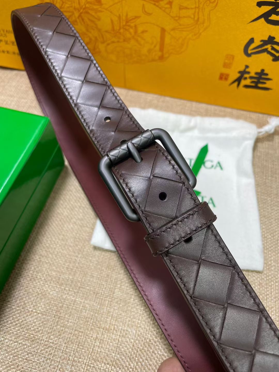 Bottega Veneta 보테가베네타 보테가 베네타 인트레치아토 송아지가죽 벨트 1