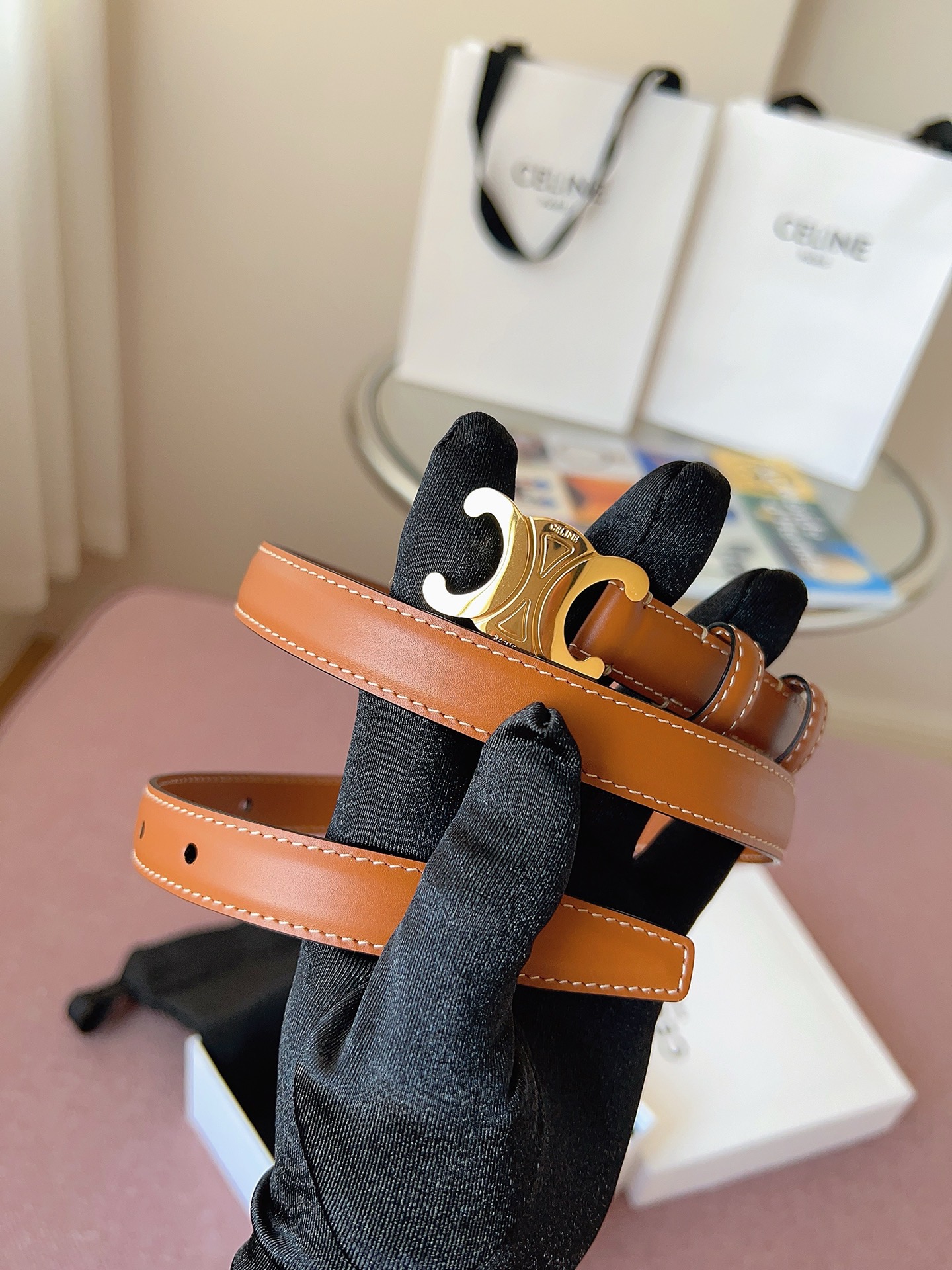 Celine 셀린느 트리오프 금장 버클 블랙 가죽 벨트 1