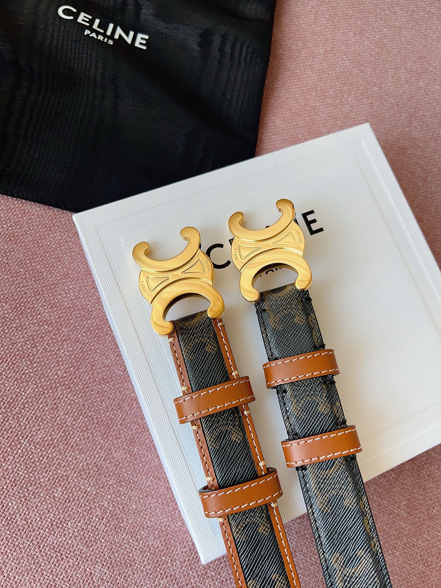 FERRAGAMO 페라가모 간치니 스트랩 숄더백 EE-216295 24