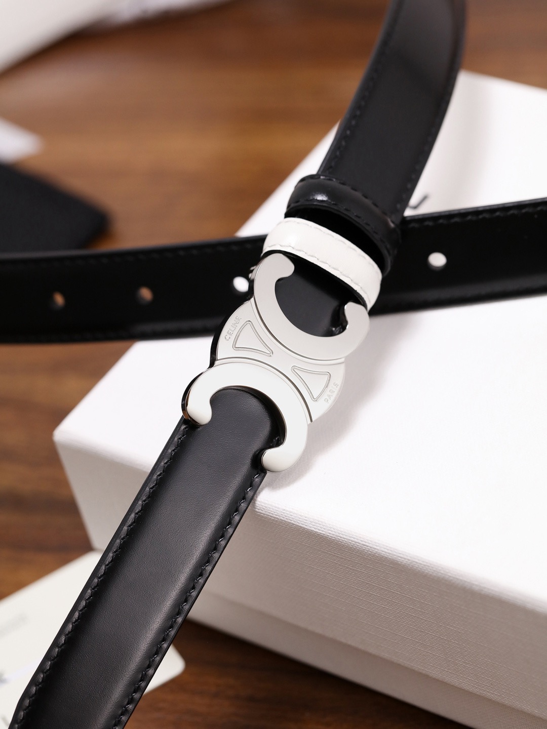 CELINE 셀린느 트리옴프 25mm 여성 소가죽 벨트 4