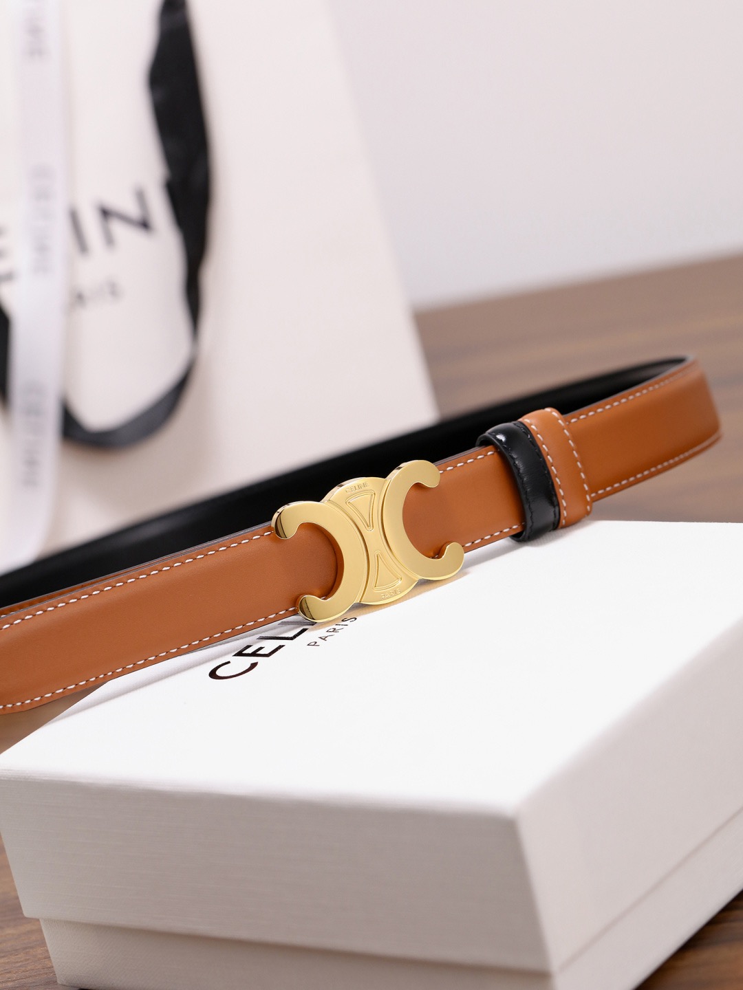 LOEWE 로에베 허리 로고 자수 셔츠 3