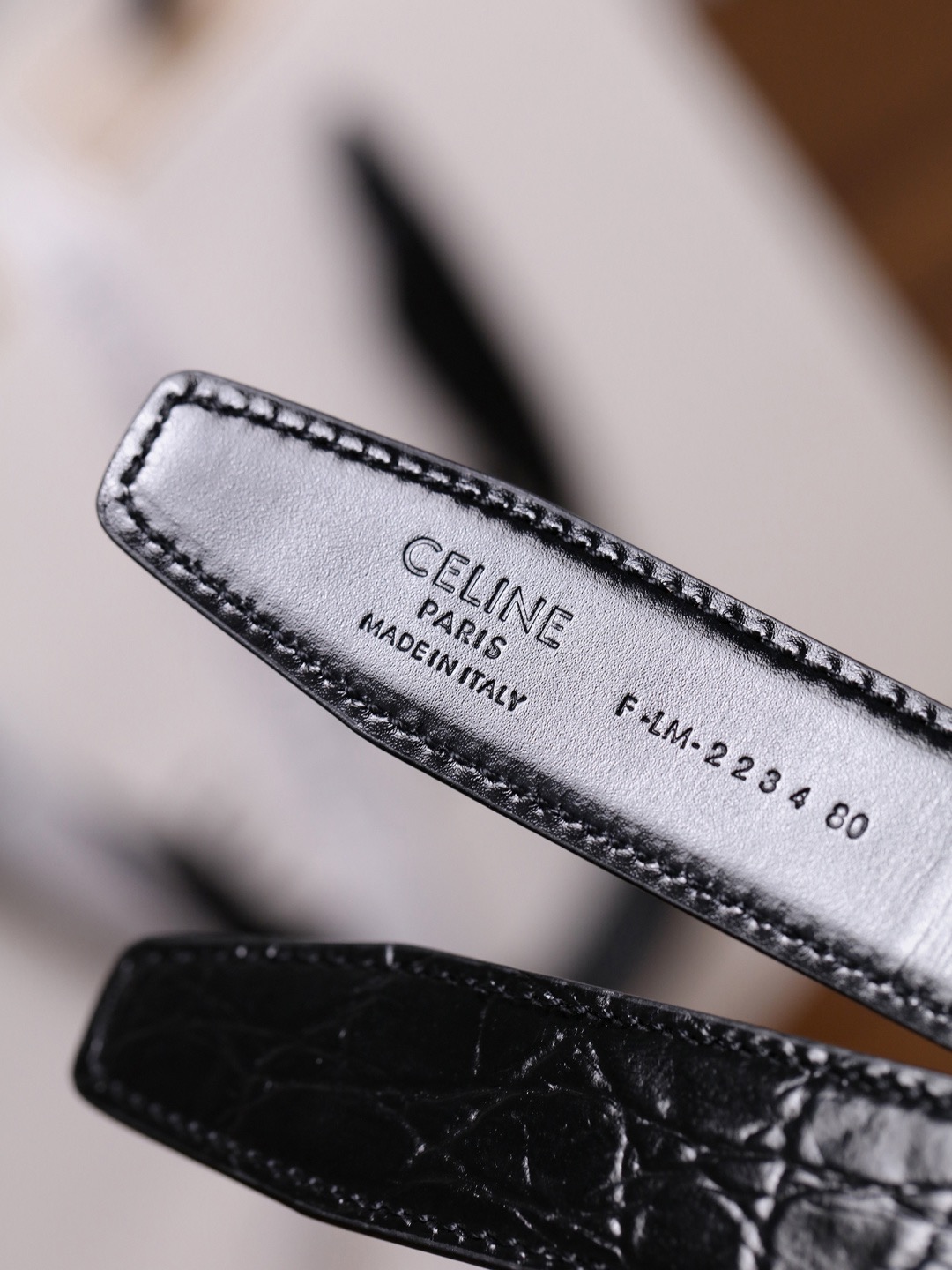 LOEWE 로에베 허리 로고 자수 셔츠 9