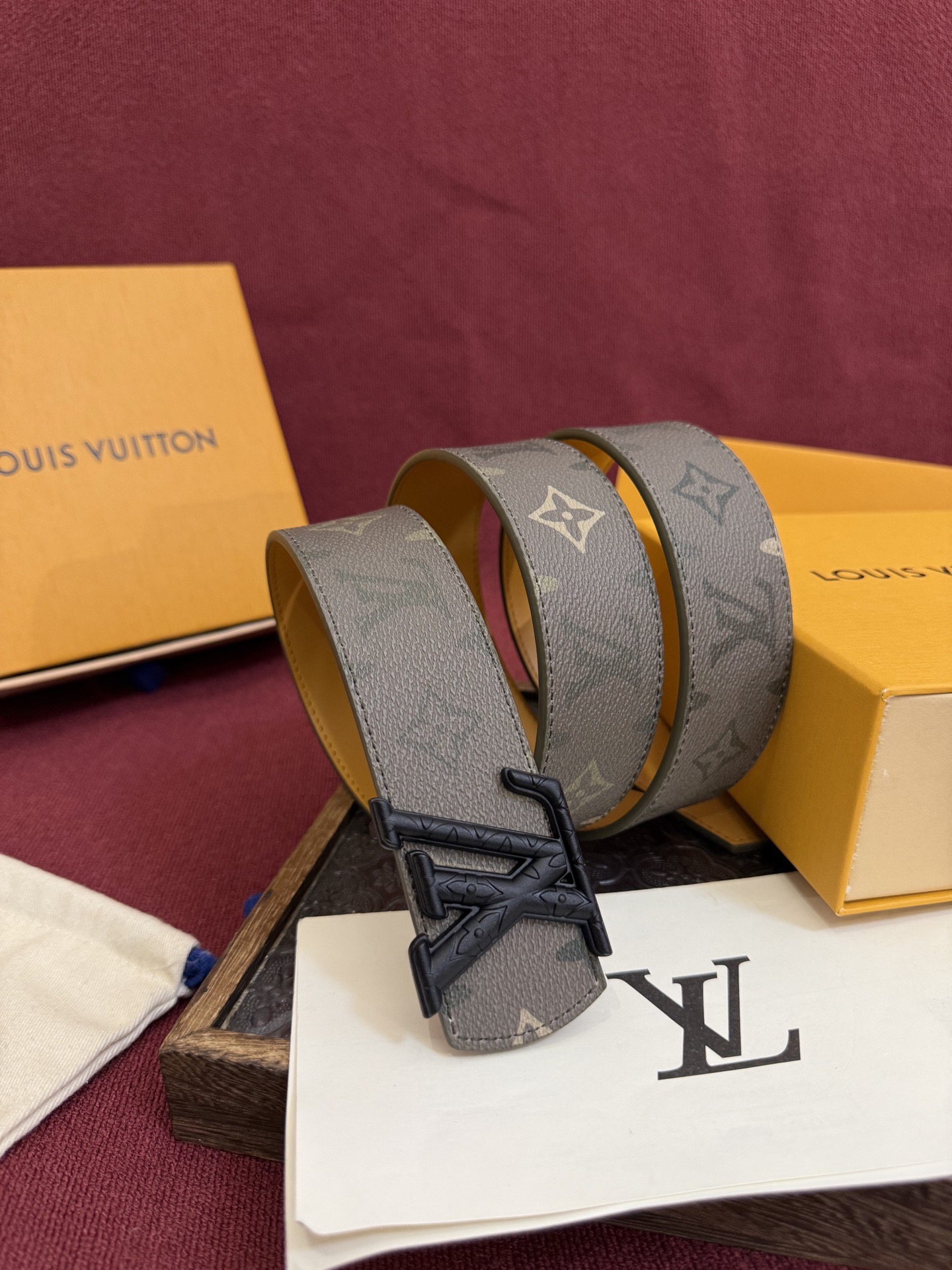 Louis Vuitton 루이비통 가슴 자수 셔츠 3