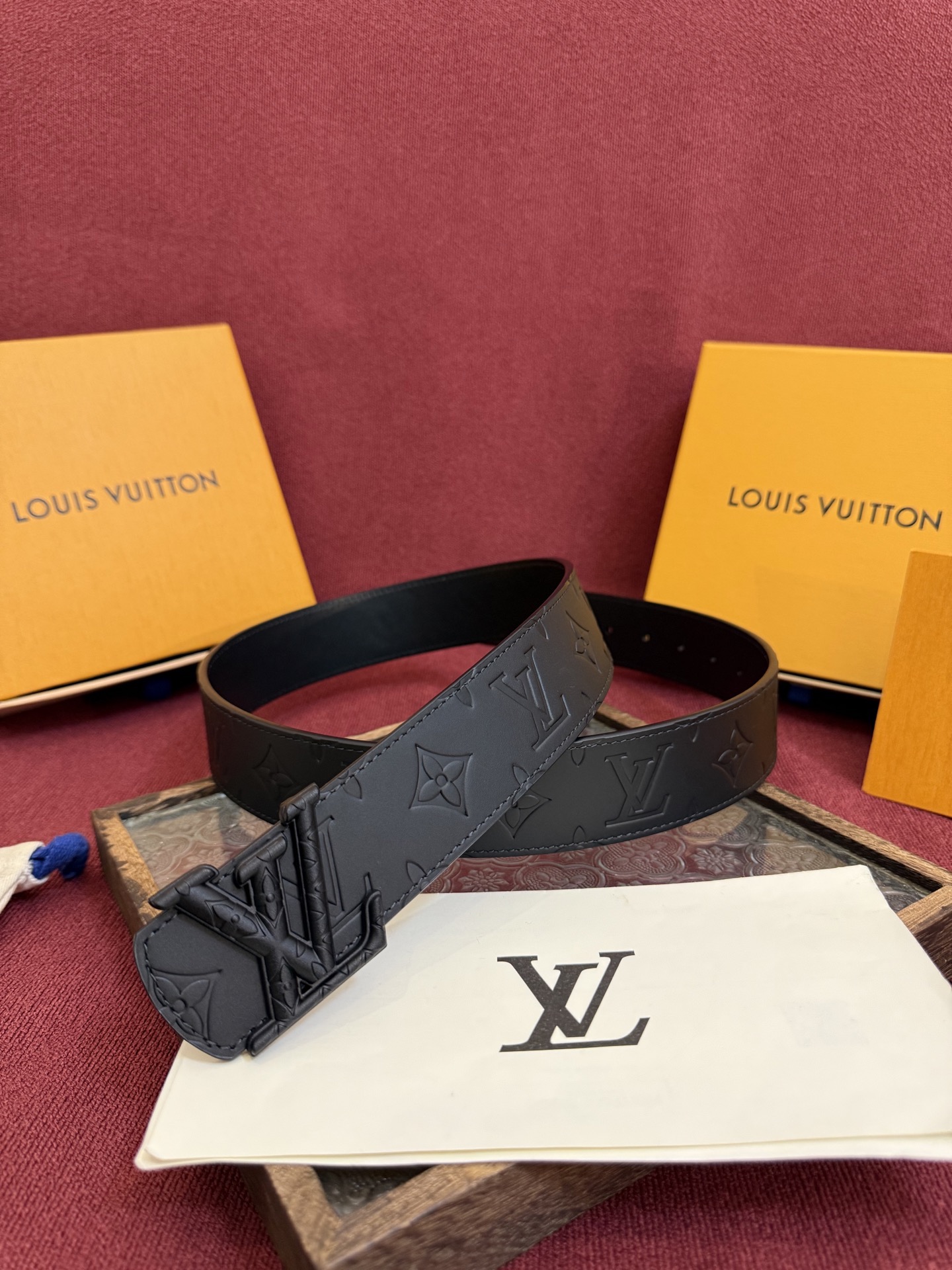 Louis Vuitton 루이비통 루이 비통 디멘션 드리프트 양면 모노그램 가죽 벨트 2