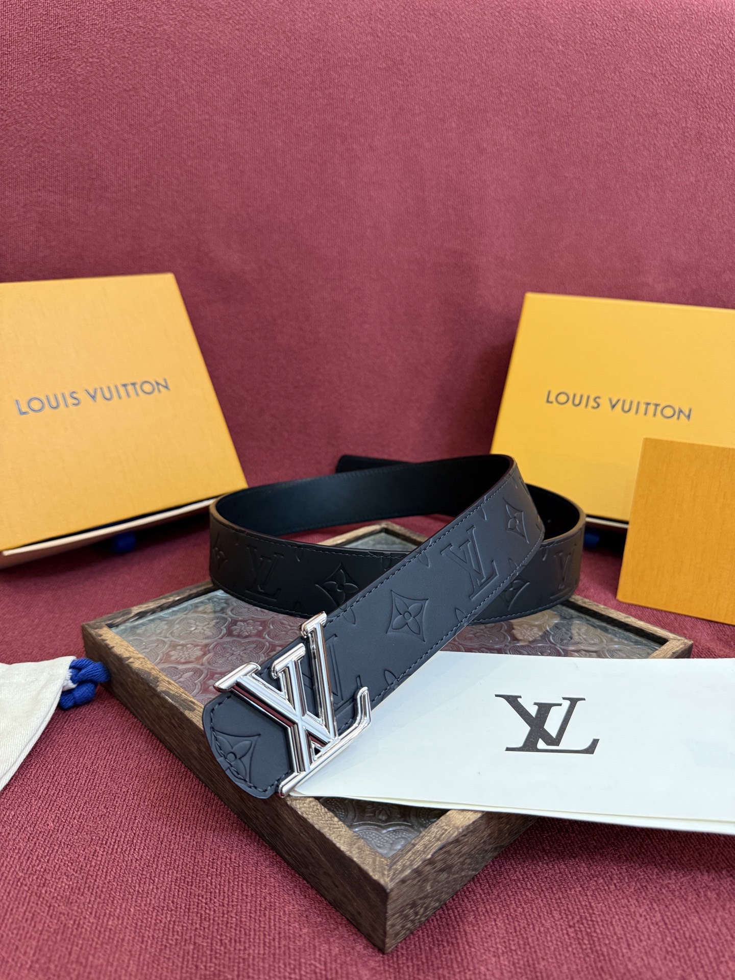 Louis Vuitton 루이비통 루이 비통 디멘션 드리프트 양면 모노그램 가죽 벨트 2