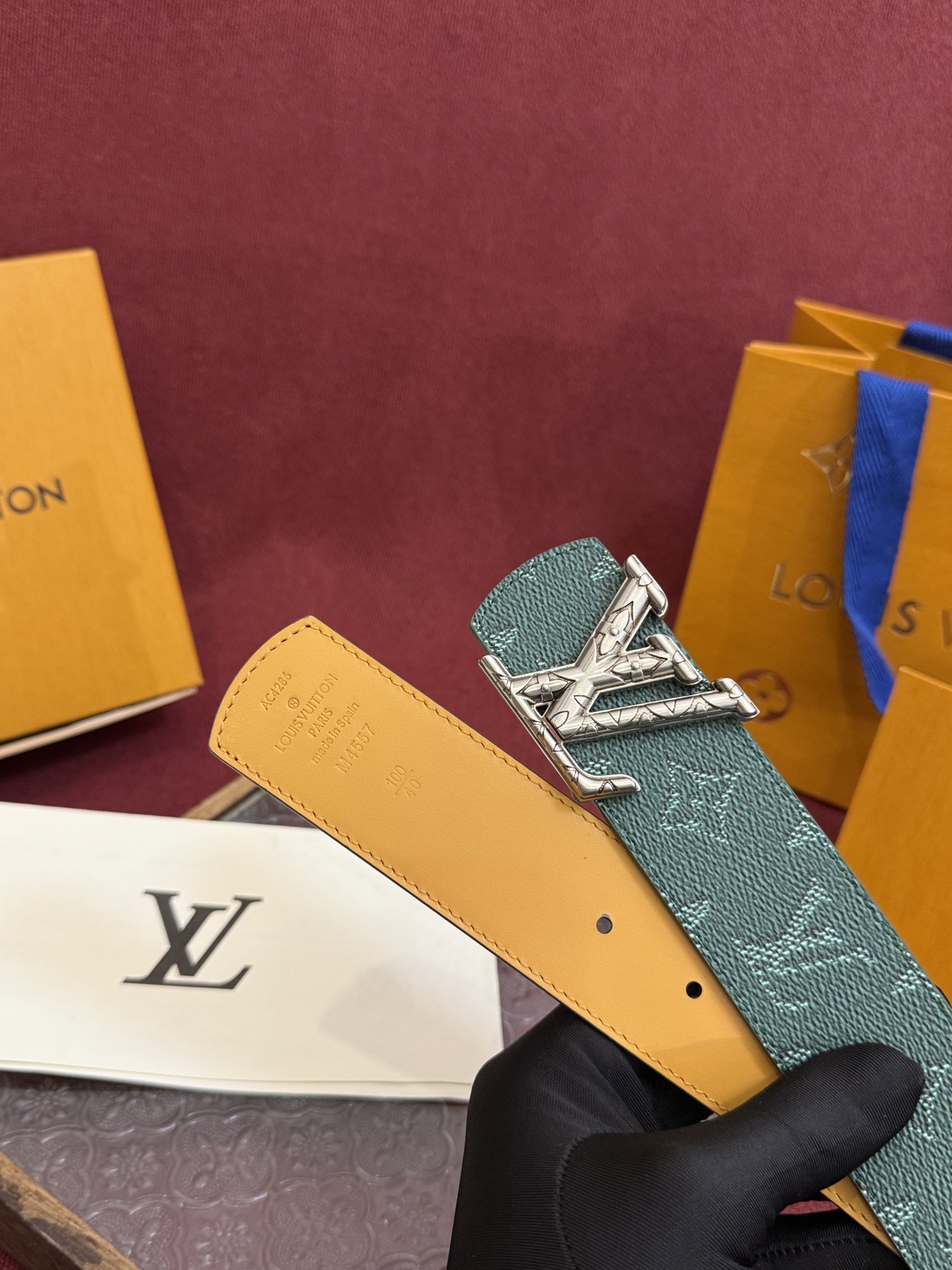 Louis Vuitton 루이비통 루이 비통 디멘션 모노그램 헤리티지 40 리버서블 벨트 4