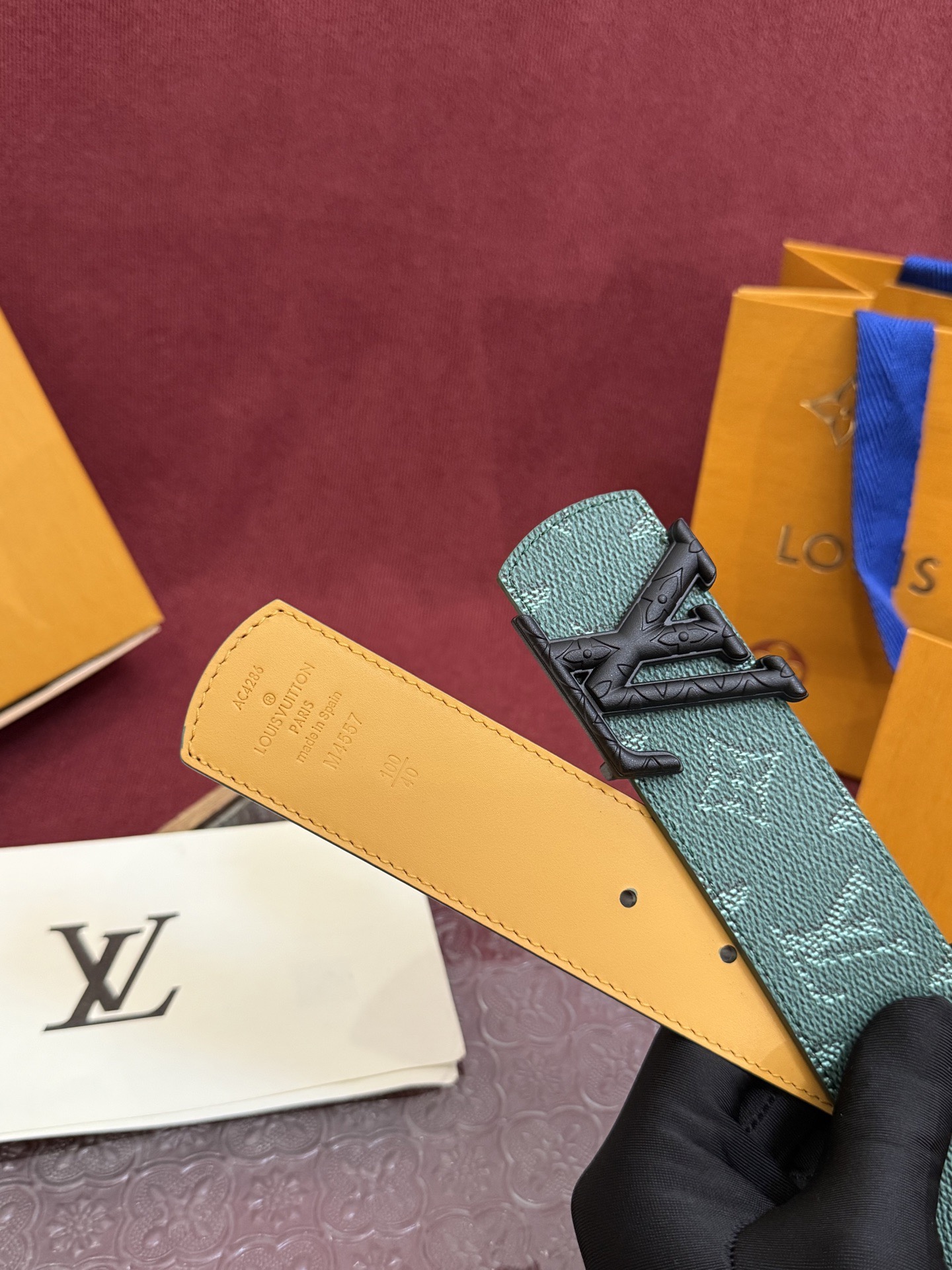 Louis Vuitton 루이비통 V넥 체크 가디건 5