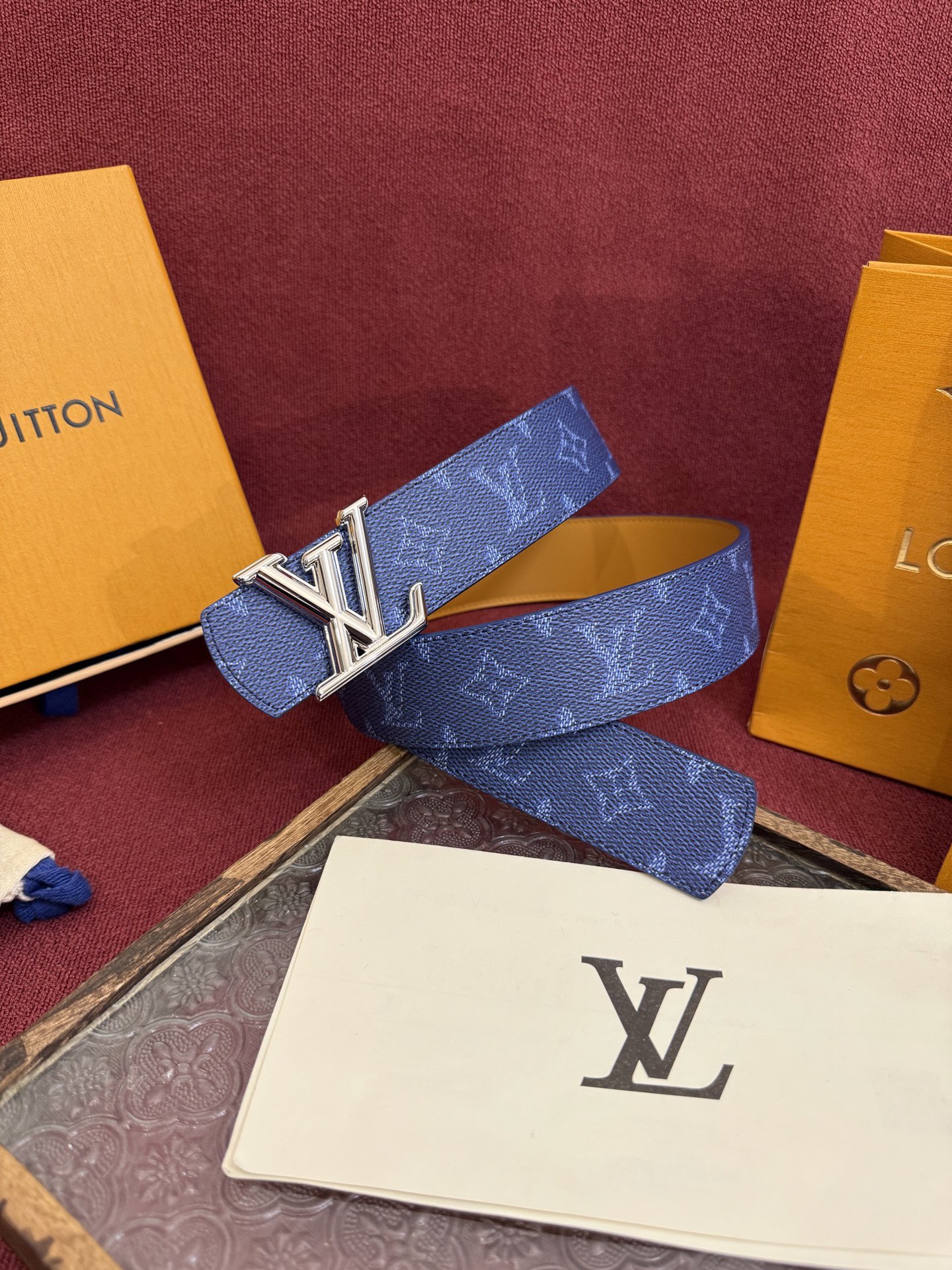 Louis Vuitton 루이비통 루이 비통 디멘션 모노그램 헤리티지 40 리버서블 벨트 1