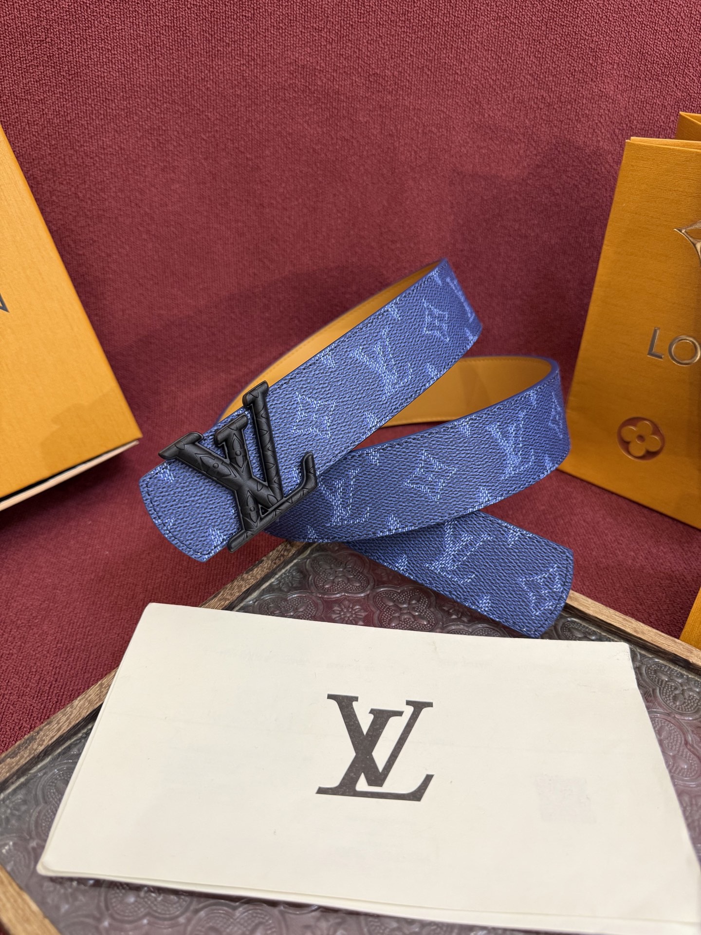 Louis Vuitton 루이비통 루이 비통 디멘션 모노그램 헤리티지 40 리버서블 벨트 1