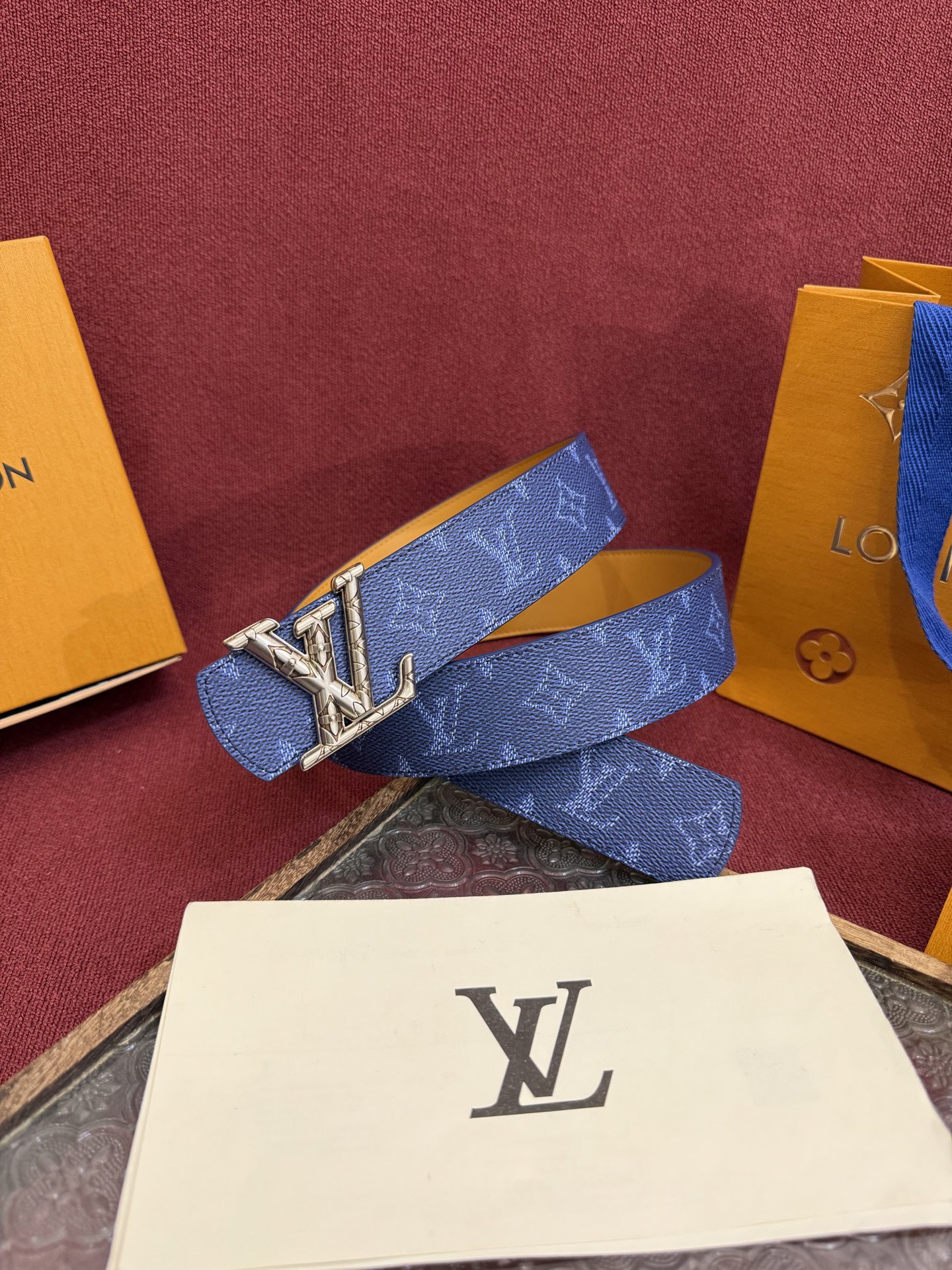 Louis Vuitton 루이비통 루이 비통 디멘션 모노그램 헤리티지 40 리버서블 벨트 1
