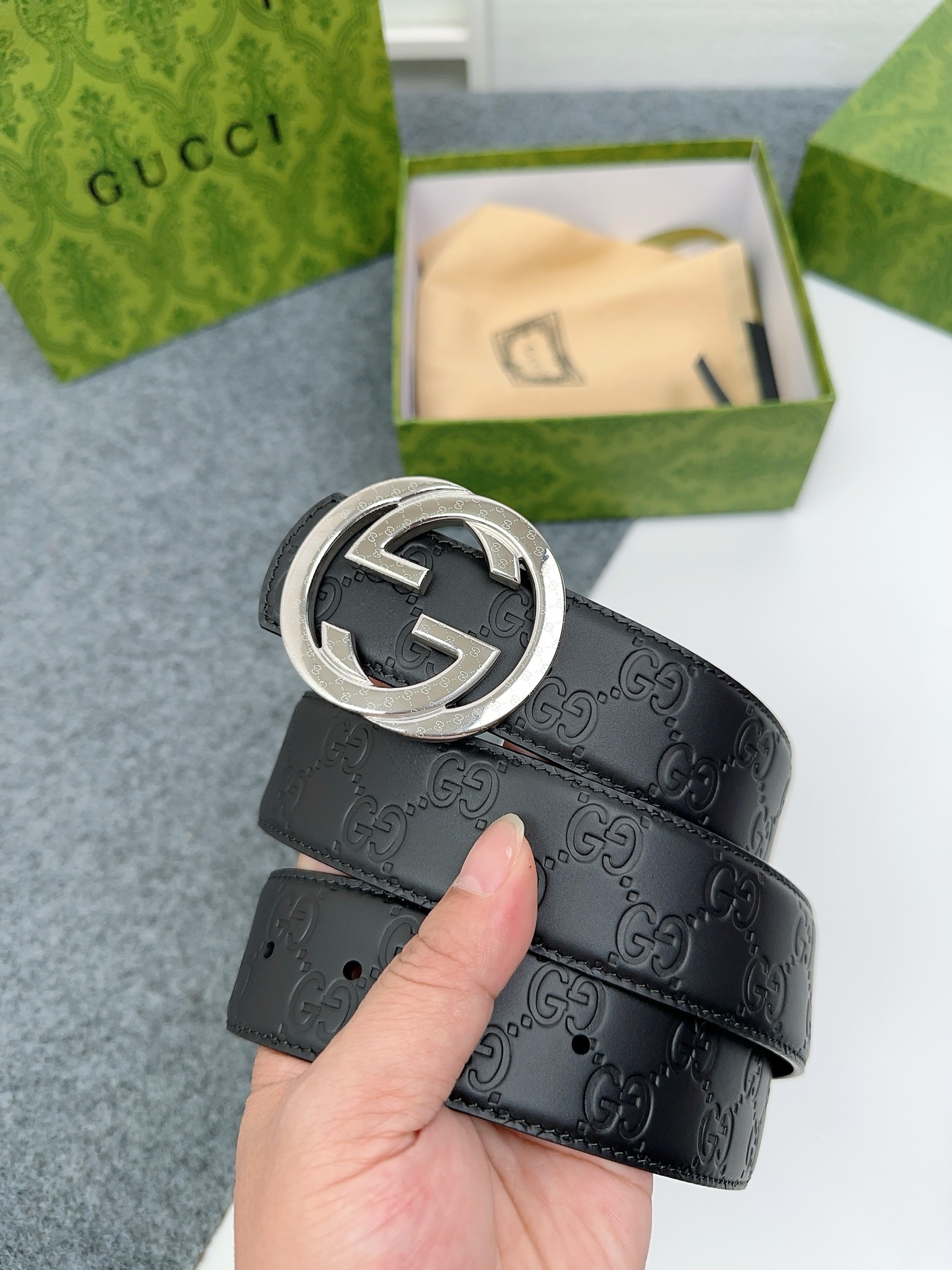 Gucci 구찌 GG 엠보 소가죽 남성 벨트 1