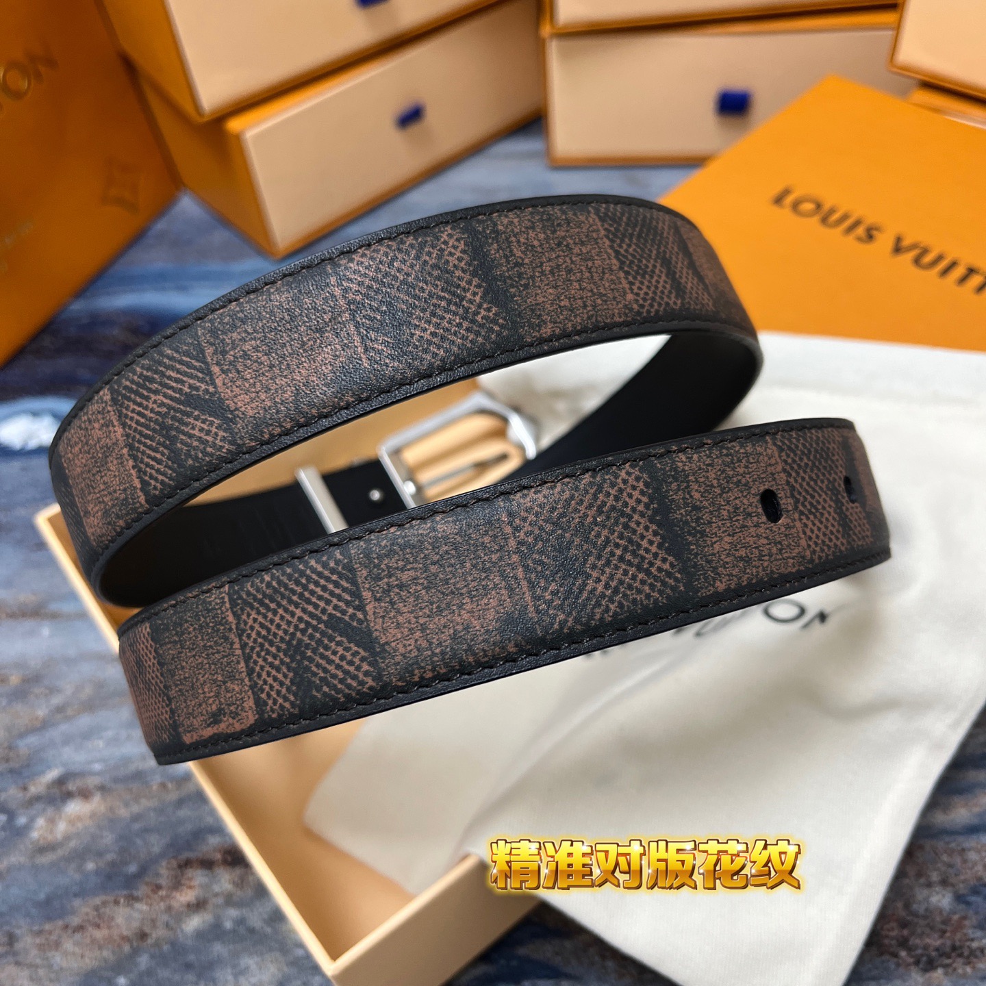 Louis Vuitton 루이비통 루이 비통 남성 M4430 가죽 벨트 3