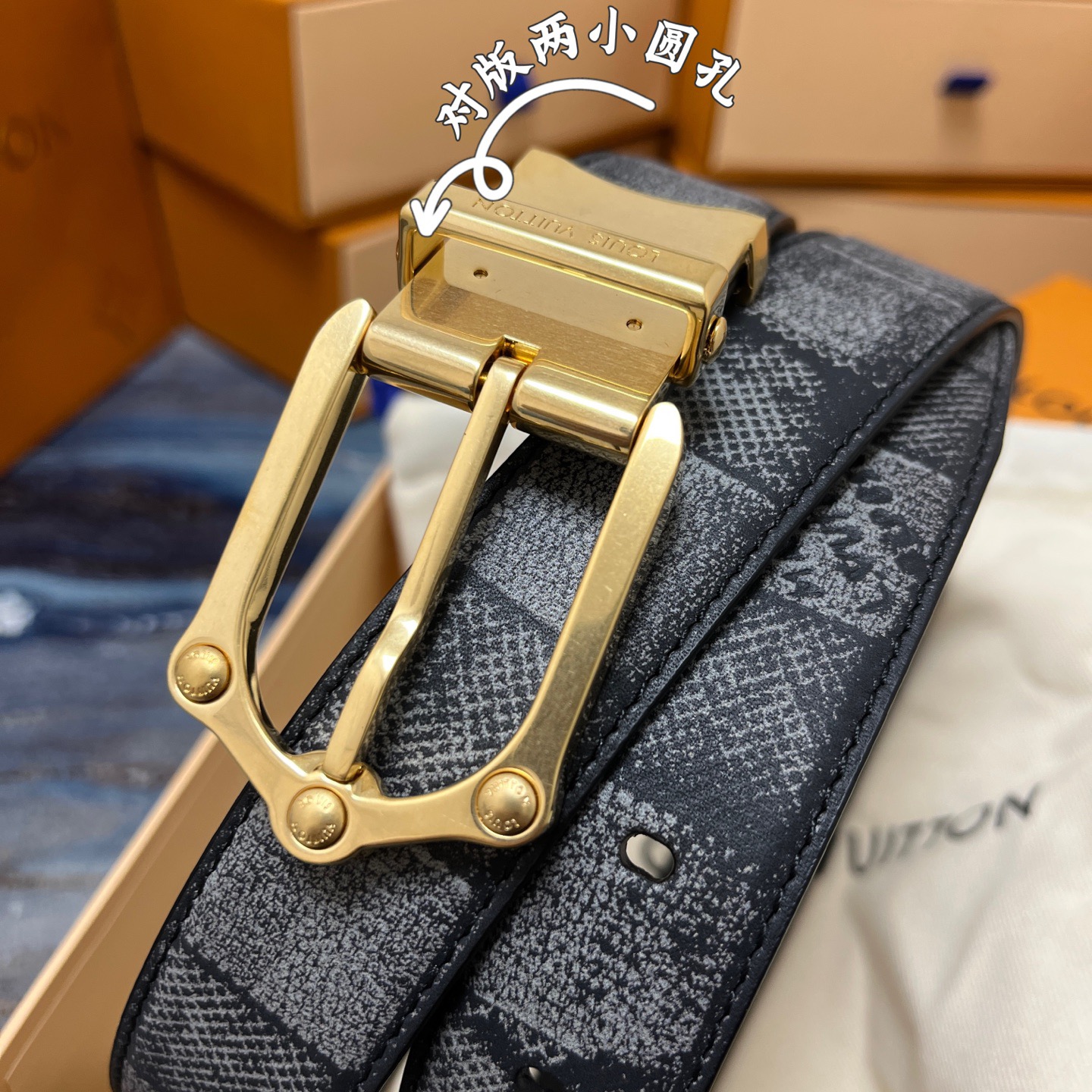 Louis Vuitton 루이비통 루이 비통 남성 M4430 가죽 벨트 2