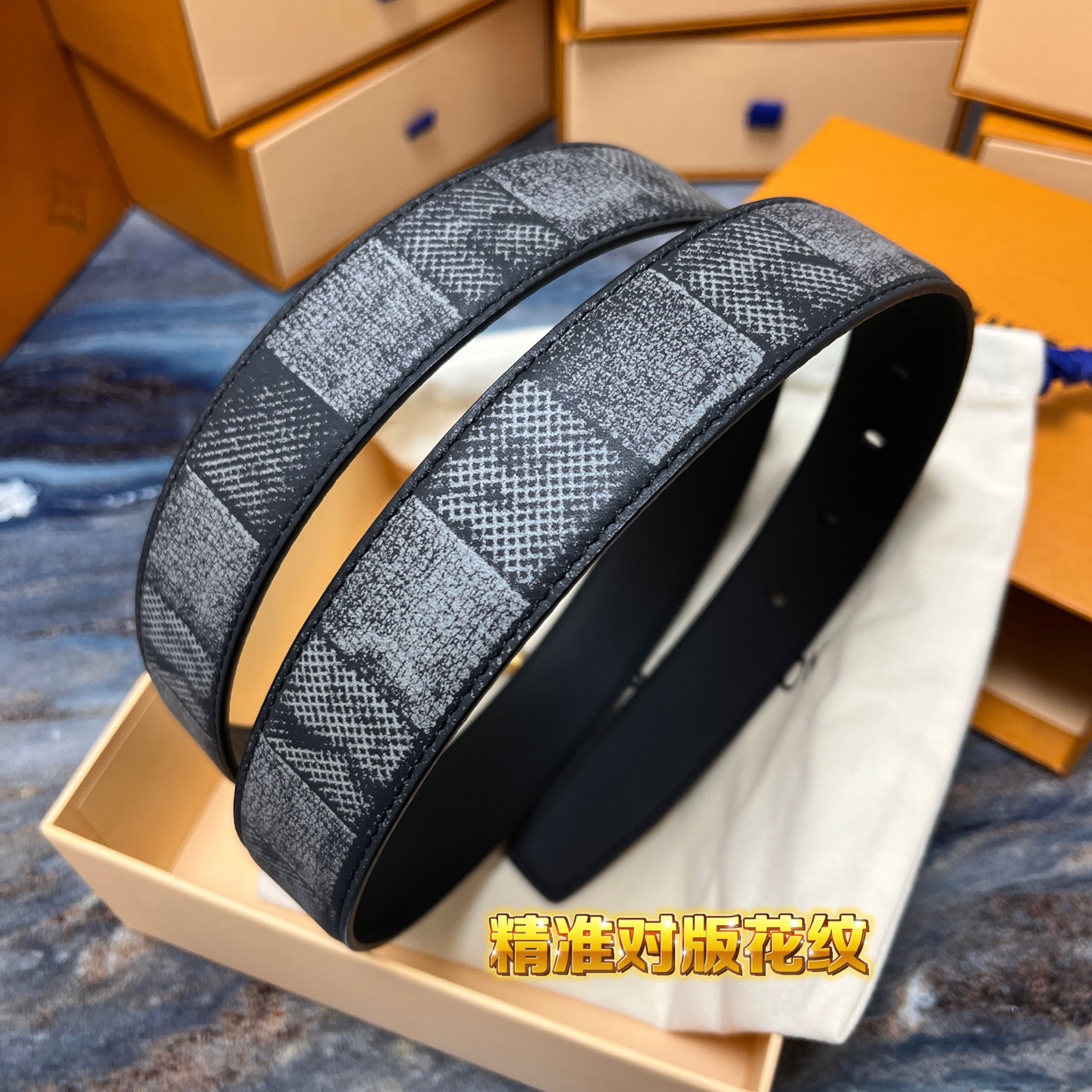 Louis Vuitton 루이비통 루이 비통 남성 M4430 가죽 벨트 4