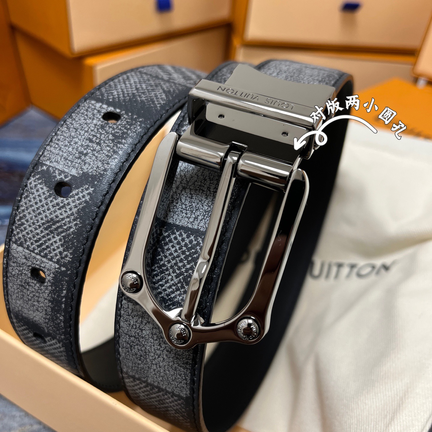 Louis Vuitton 루이비통 루이 비통 남성 M4430 가죽 벨트 9