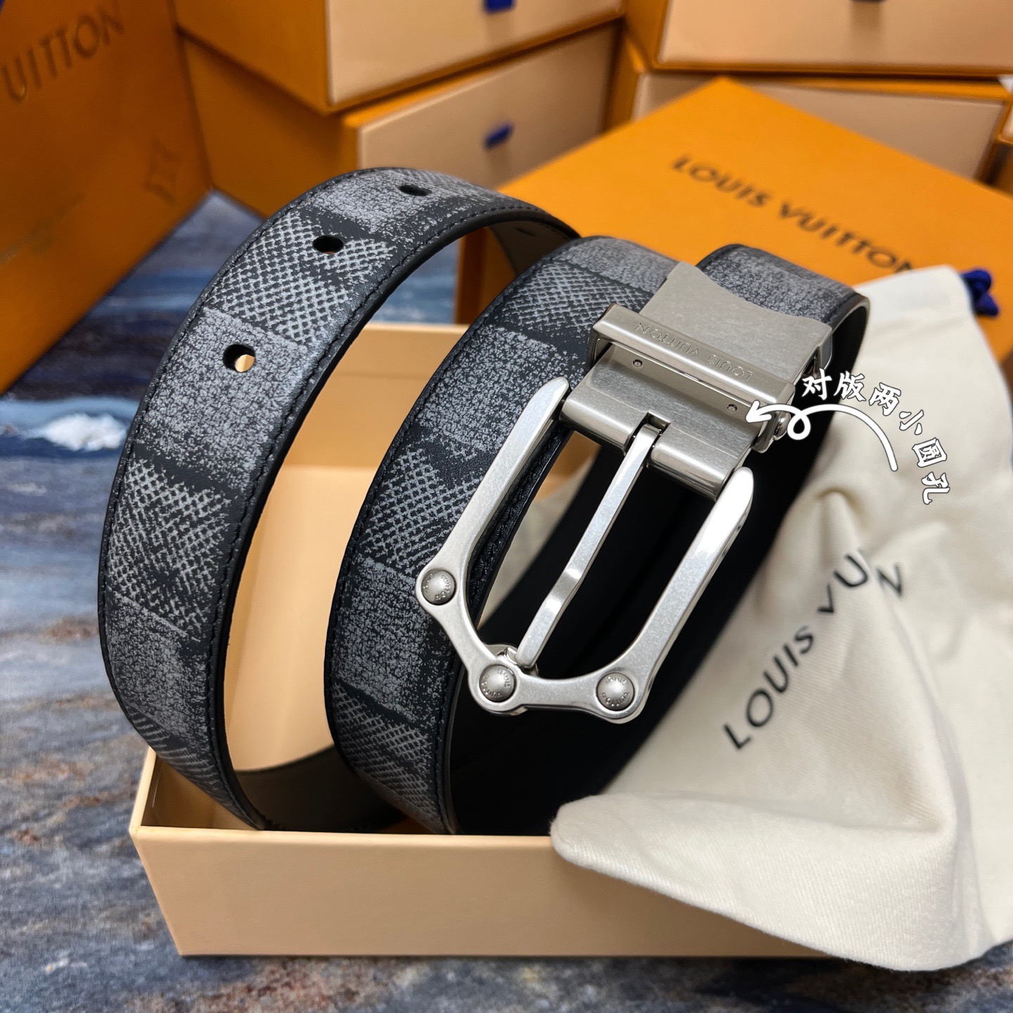 Louis Vuitton 루이비통 루이 비통 남성 M4430 가죽 벨트 1