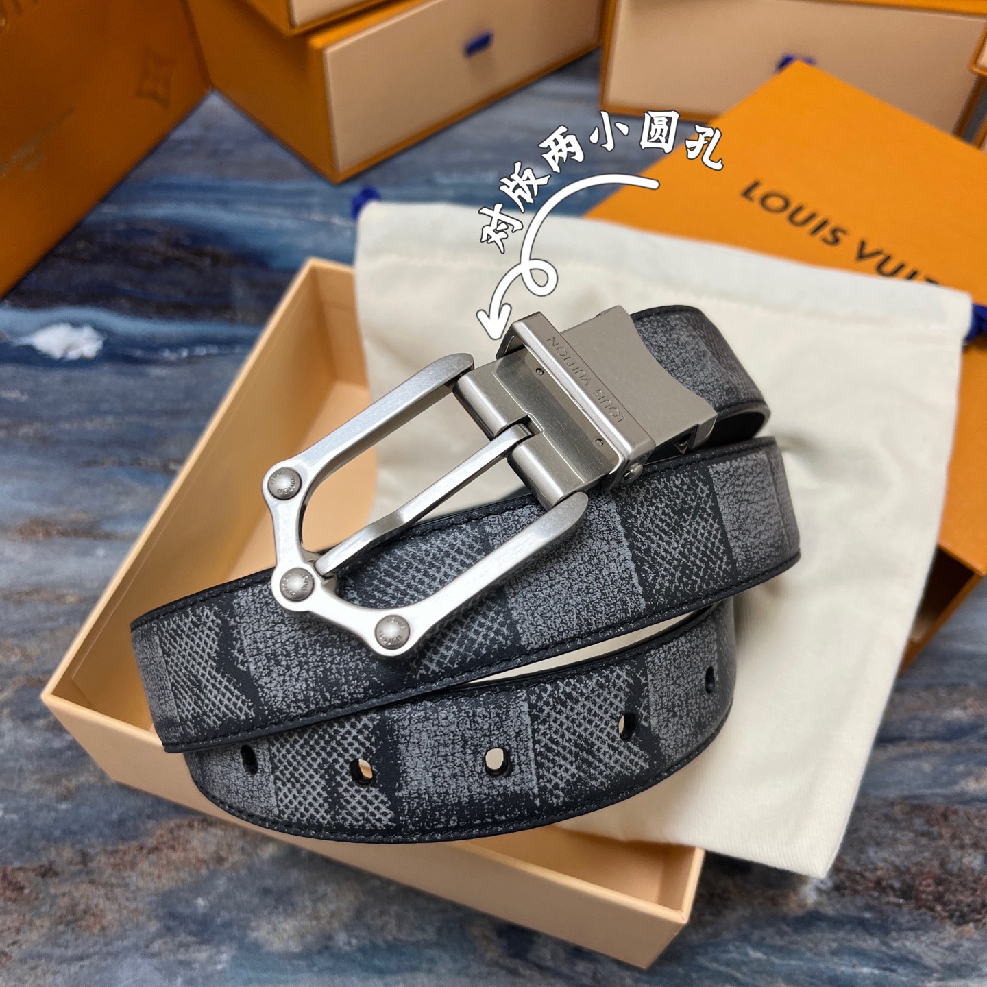 Louis Vuitton 루이비통 루이 비통 남성 M4430 가죽 벨트 7