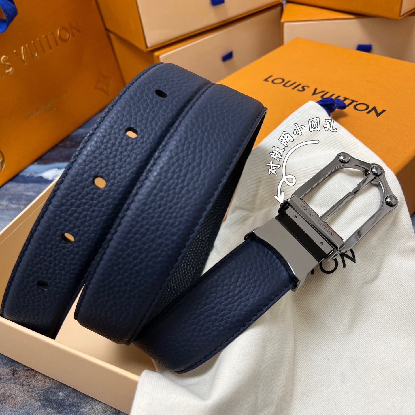 Louis Vuitton 루이비통 루이 비통 남성 M4430 가죽 벨트 3