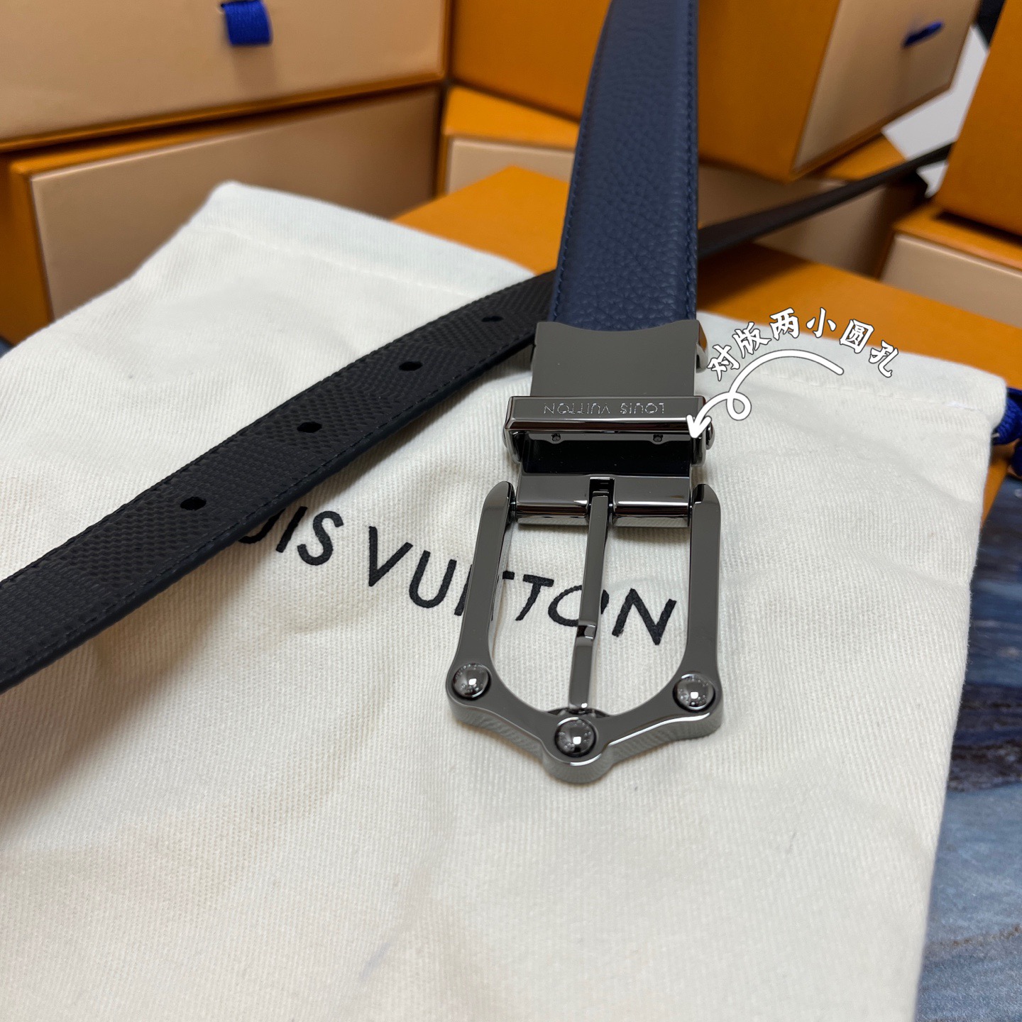 Louis Vuitton 루이비통 루이 비통 남성 M4430 가죽 벨트 8